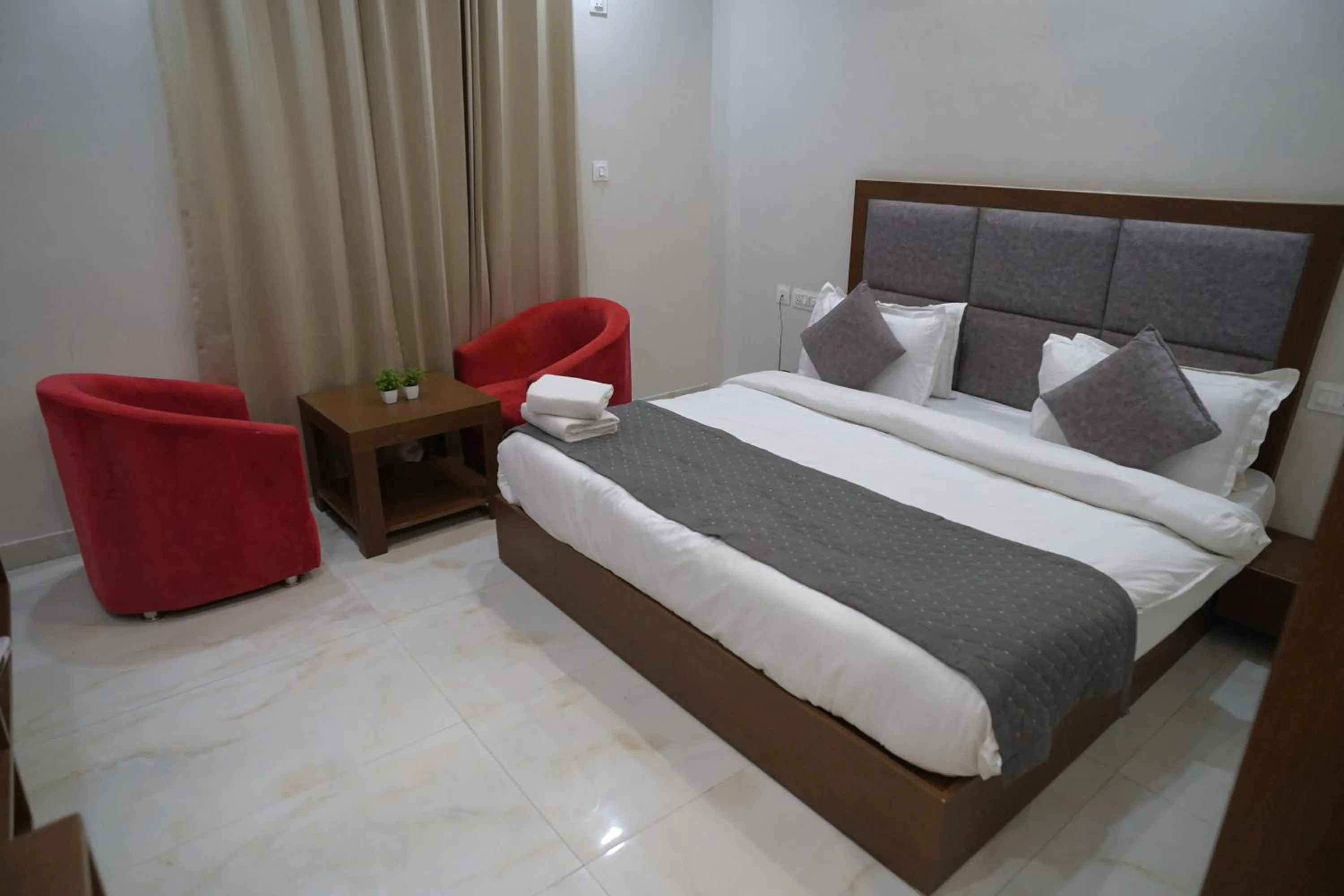 Bed in ShriGo Hotel Haridwar