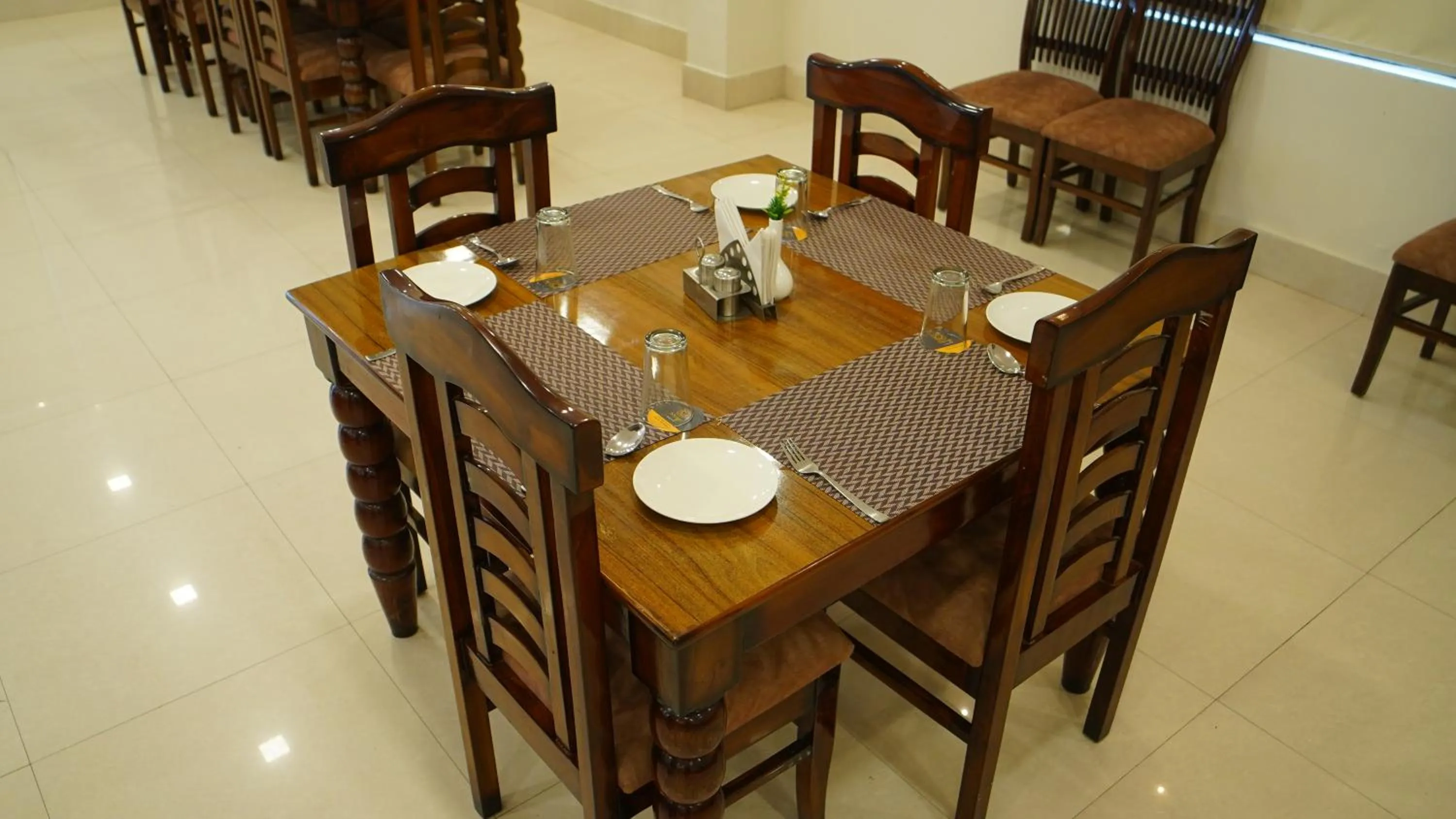 Restaurant/places to eat in ShriGo Hotel Haridwar