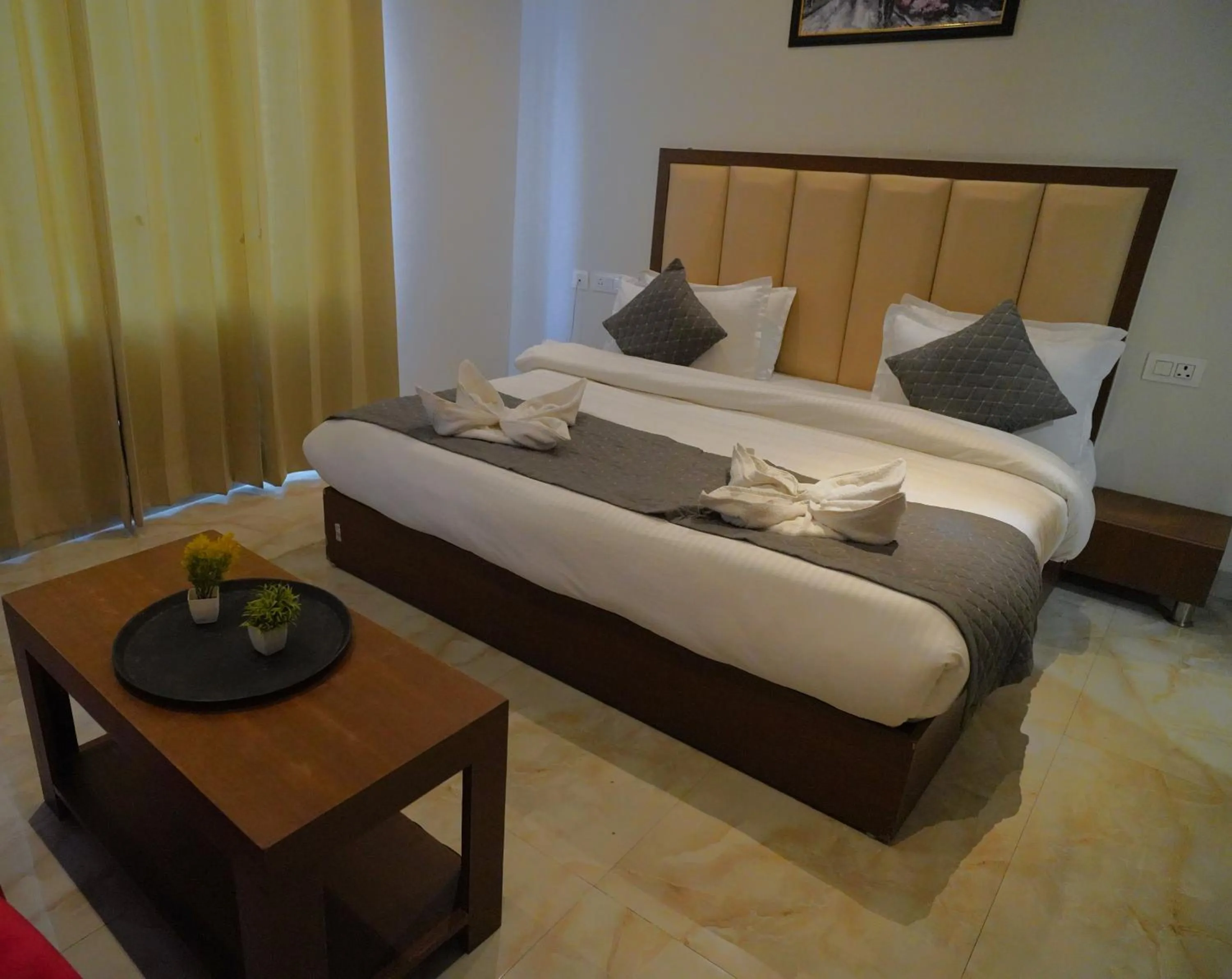 Bed in ShriGo Hotel Haridwar