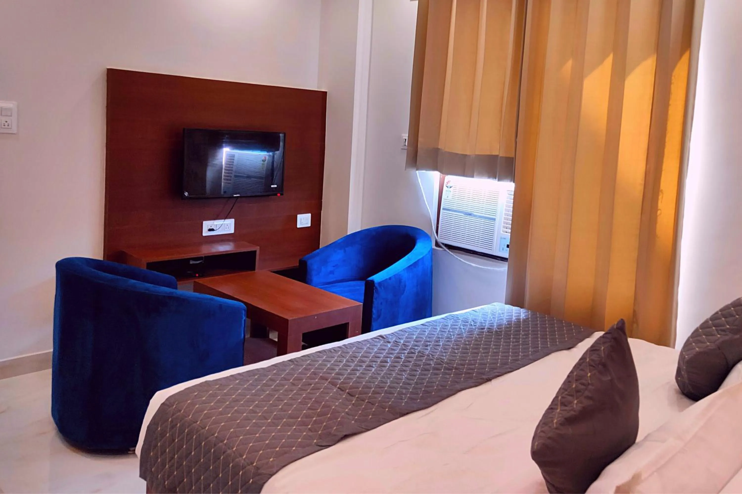 Bedroom in ShriGo Hotel Haridwar