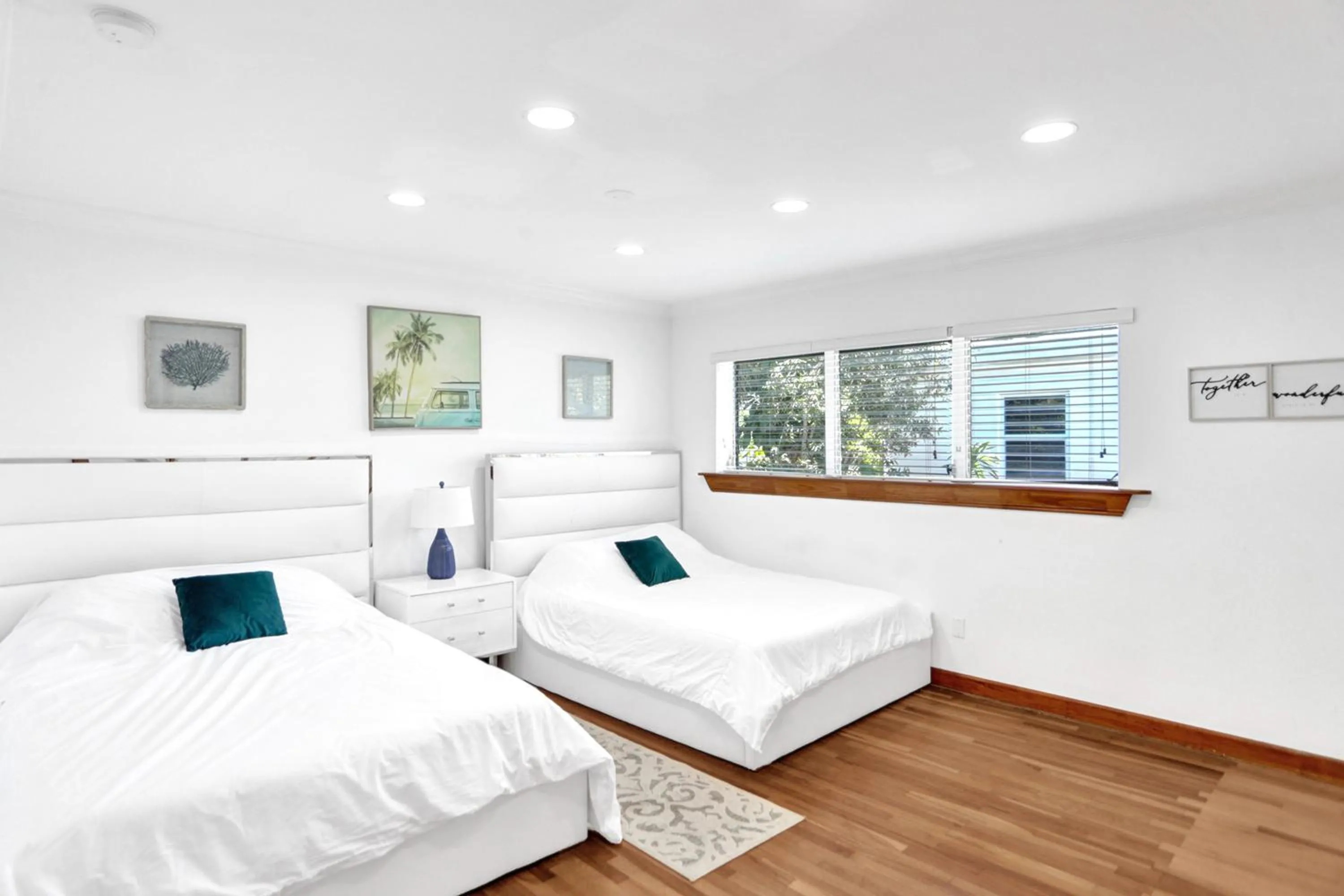 Bed in Bay Harbor Suites