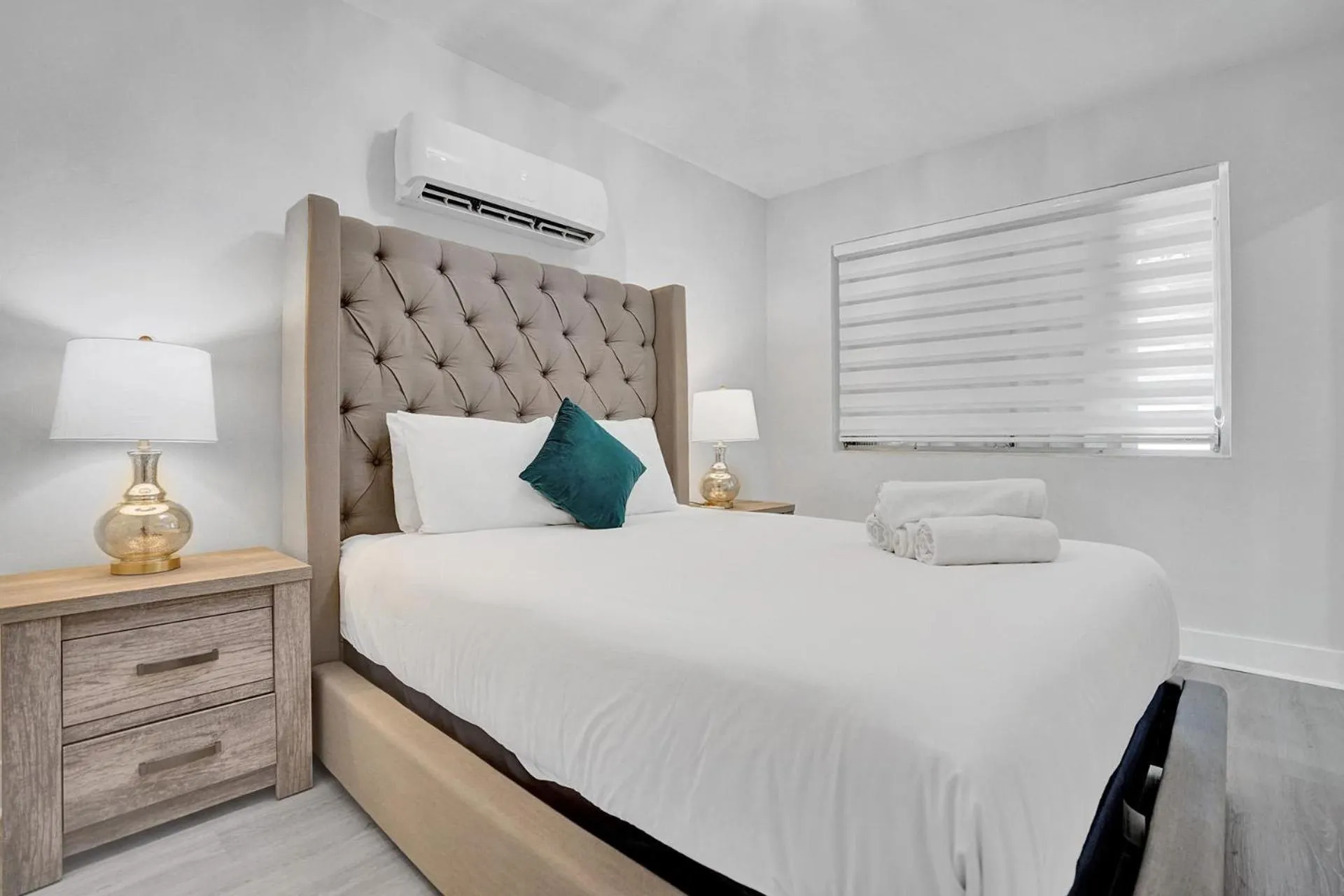 Bed in Bay Harbor Suites