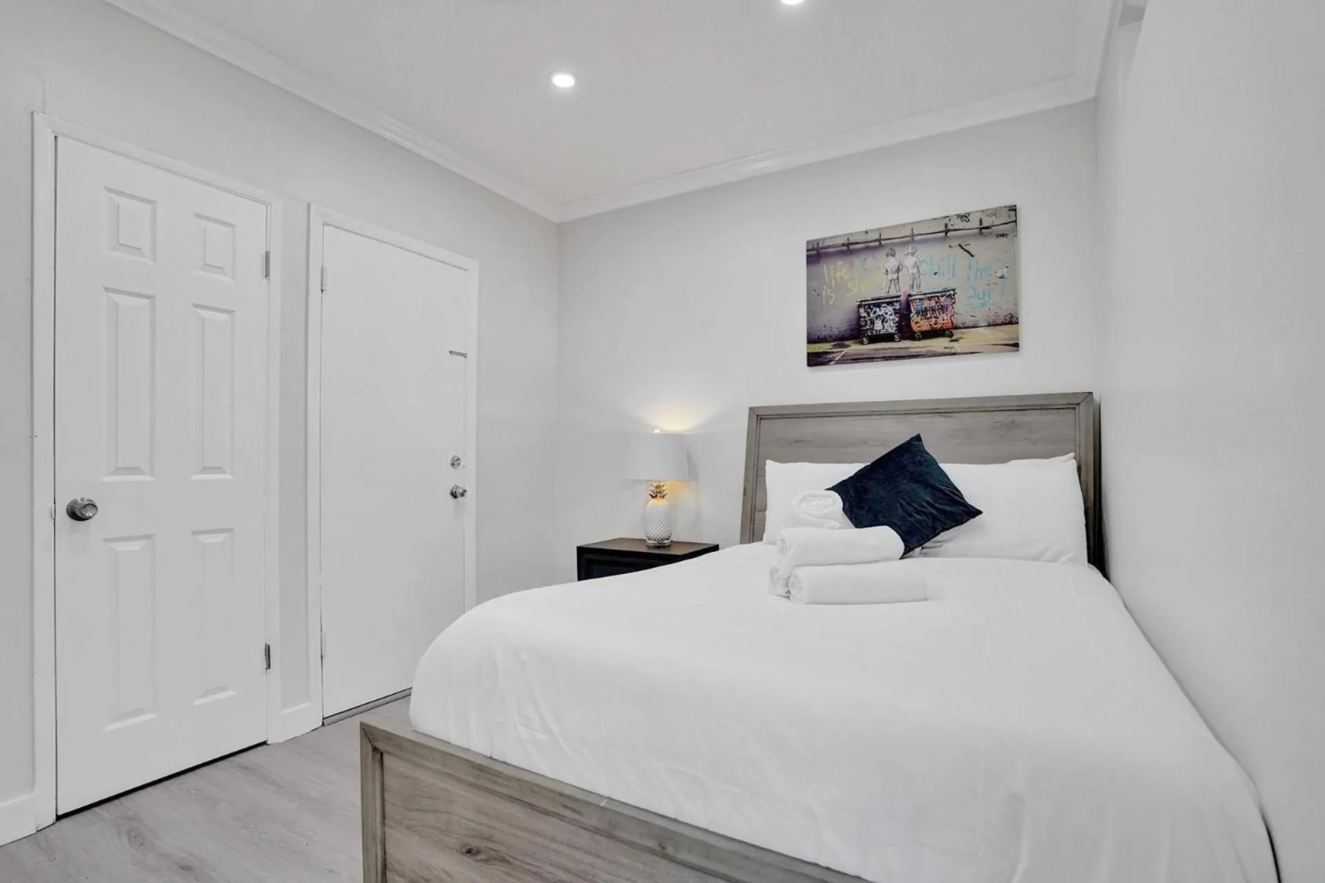 Bed in Bay Harbor Suites