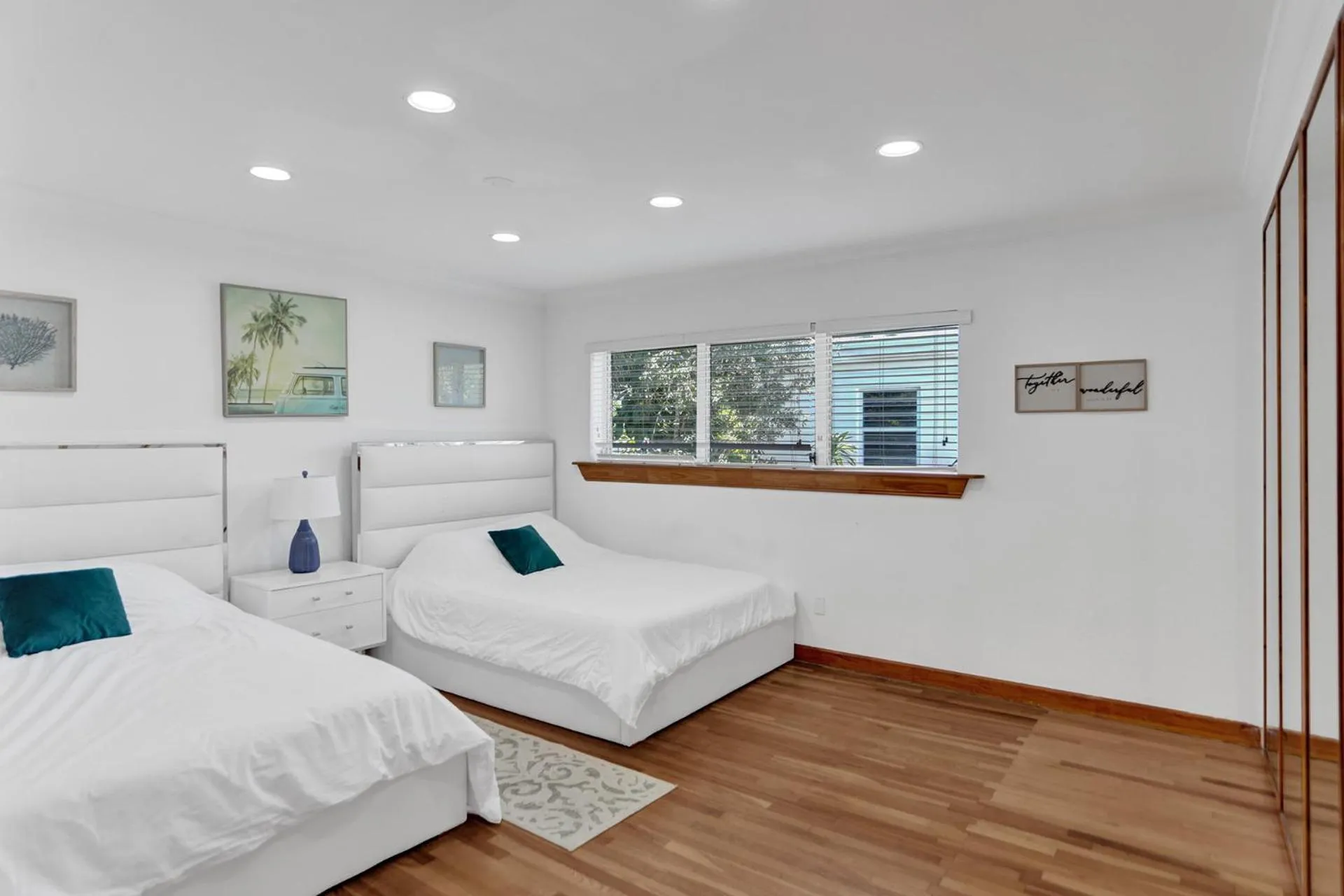 Bed in Bay Harbor Suites