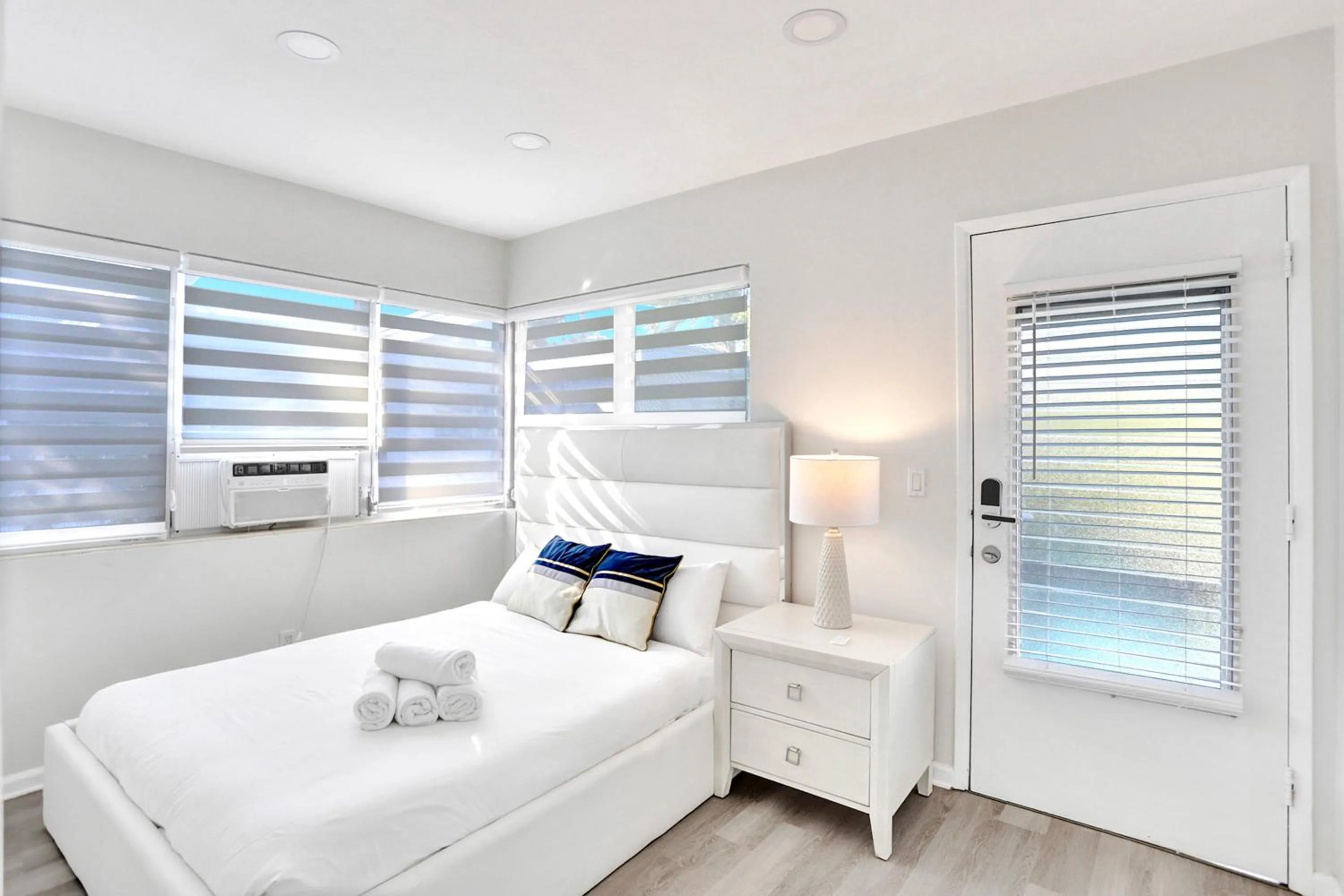 Bed in Bay Harbor Suites