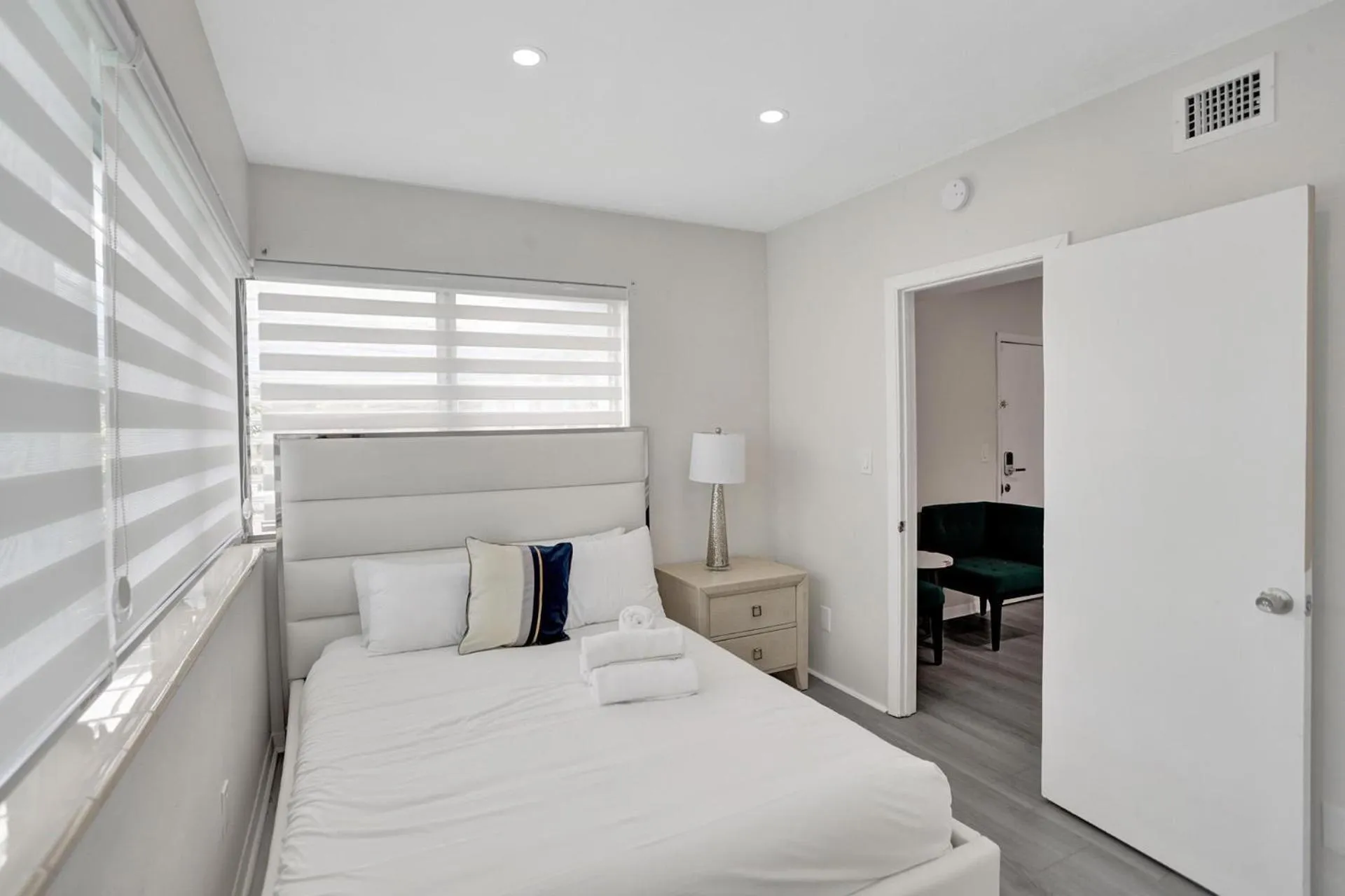 Bedroom, Bed in Bay Harbor Suites