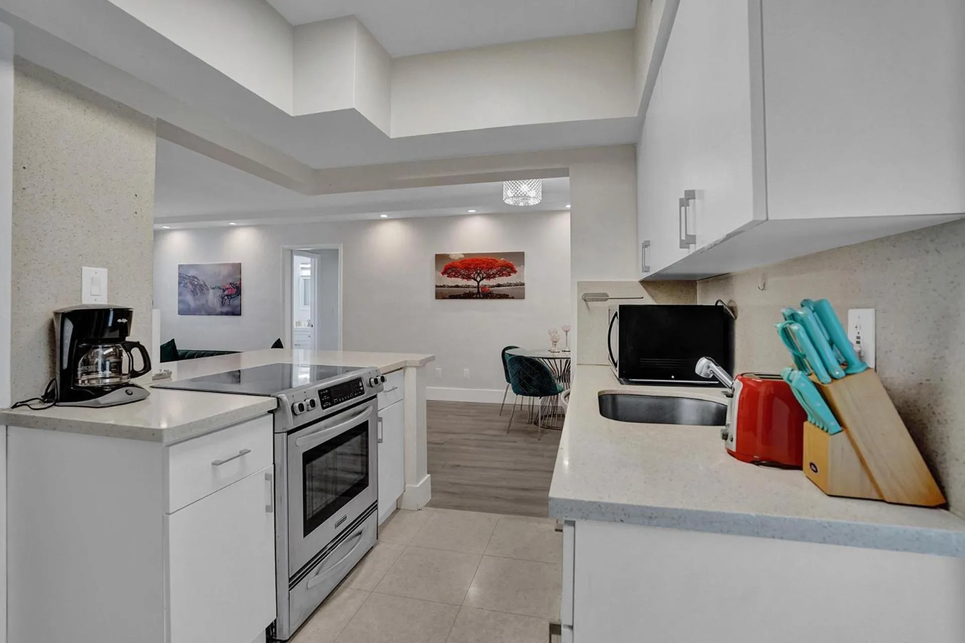 Kitchen or kitchenette in Bay Harbor Suites