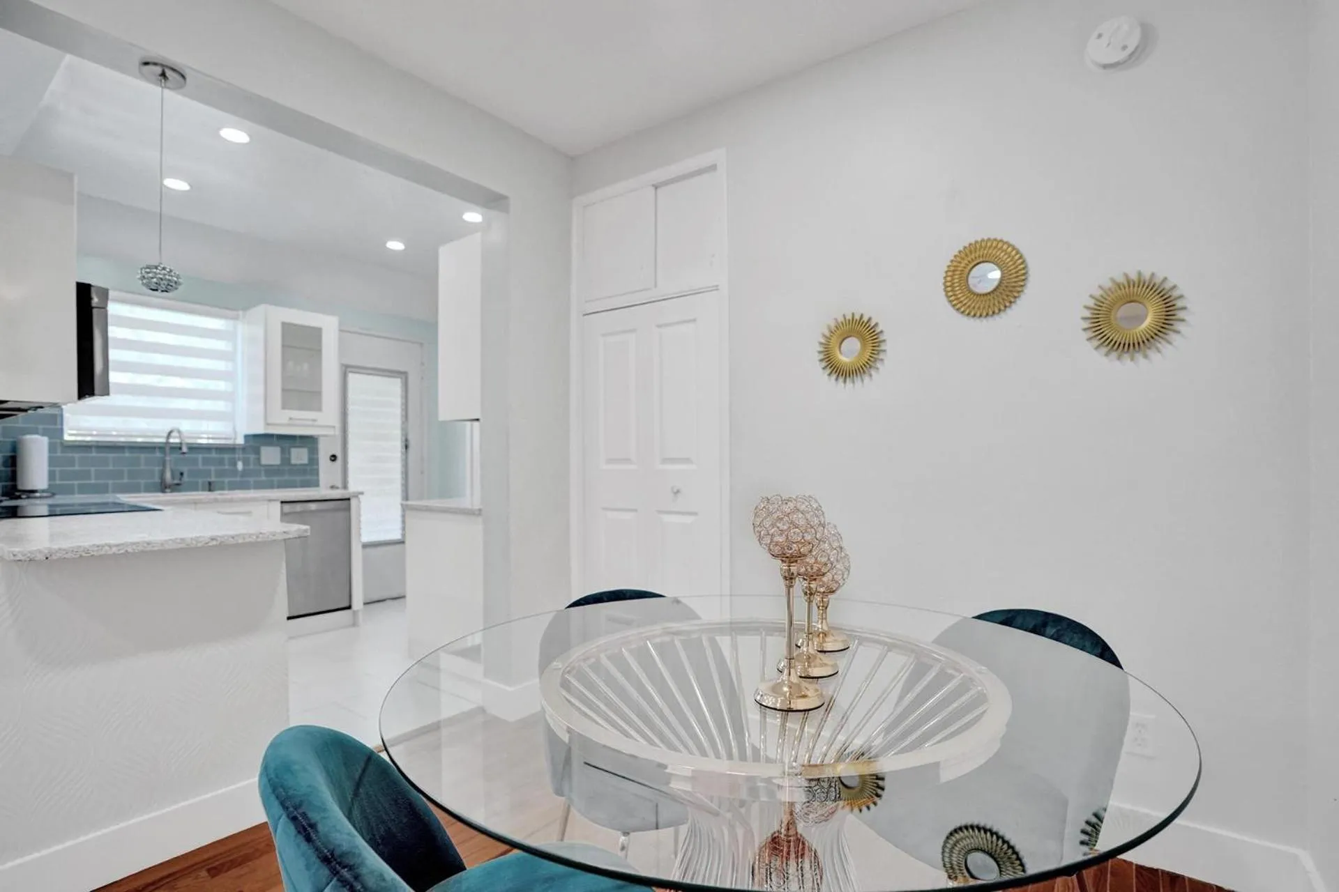 Dining area in Bay Harbor Suites