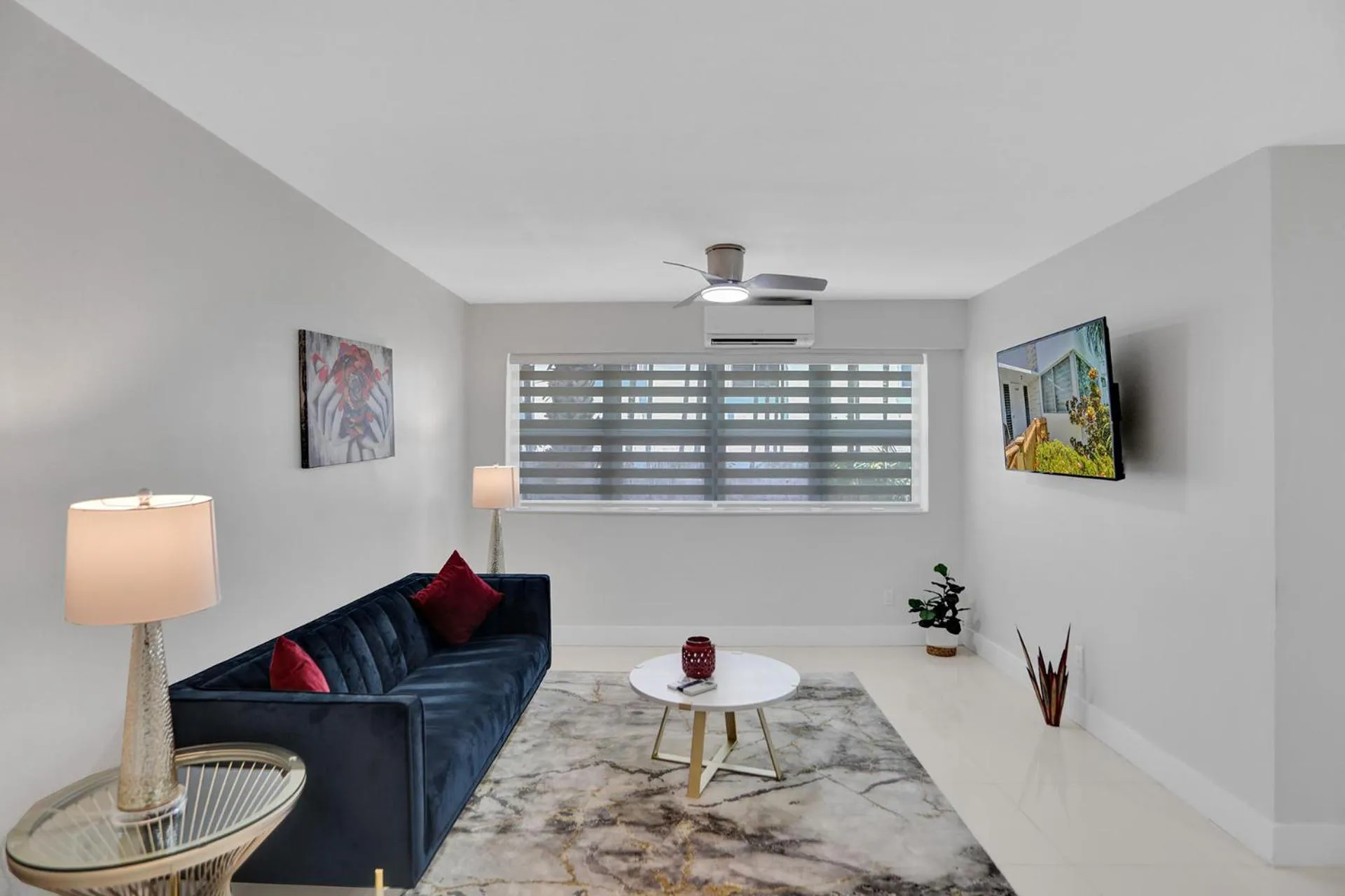 Living room in Bay Harbor Suites