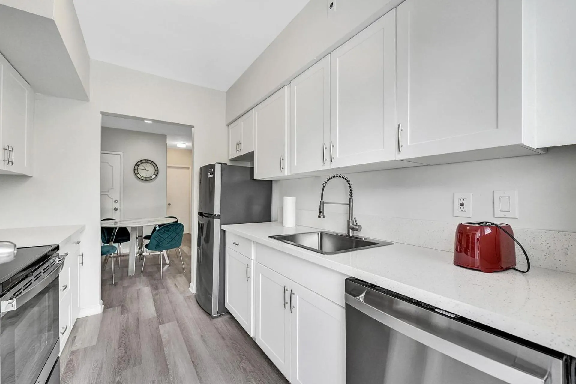 Kitchen or kitchenette in Bay Harbor Suites