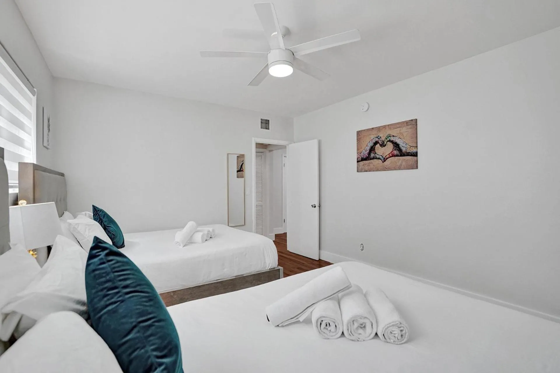 Bedroom, Bed in Bay Harbor Suites