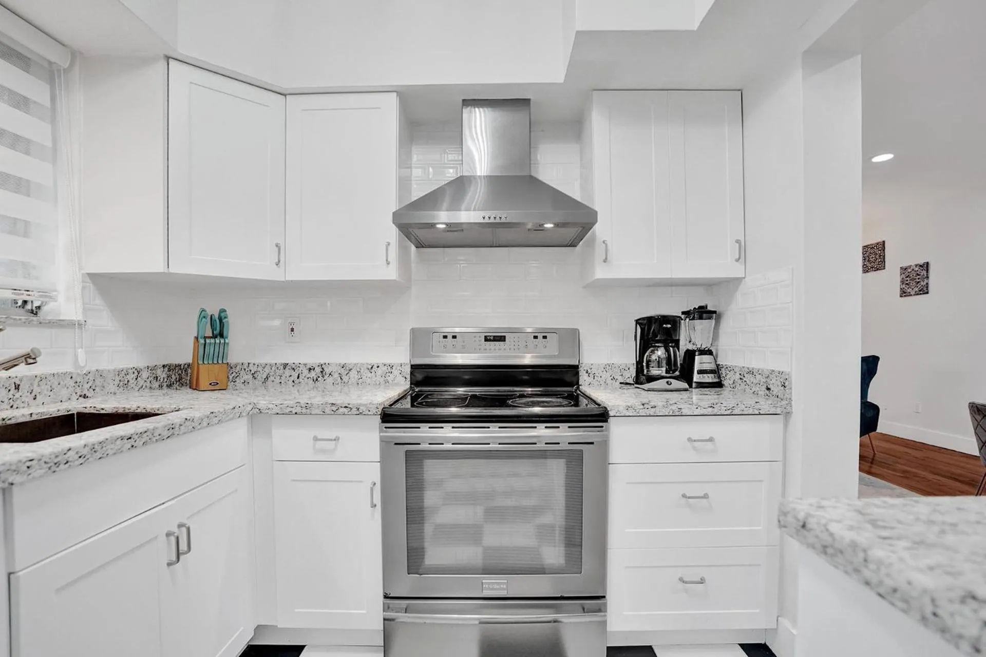 Kitchen or kitchenette in Bay Harbor Suites