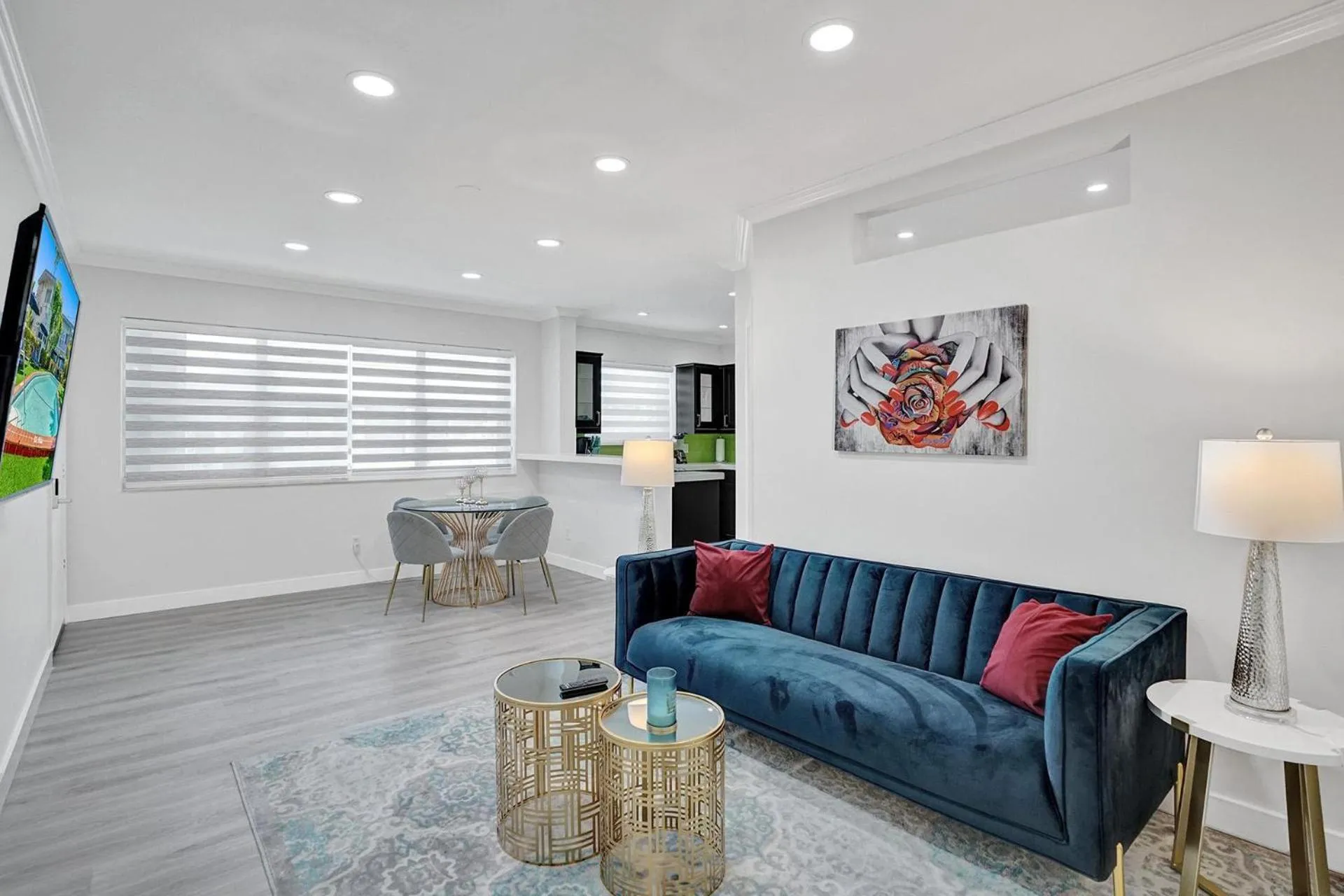 Living room in Bay Harbor Suites