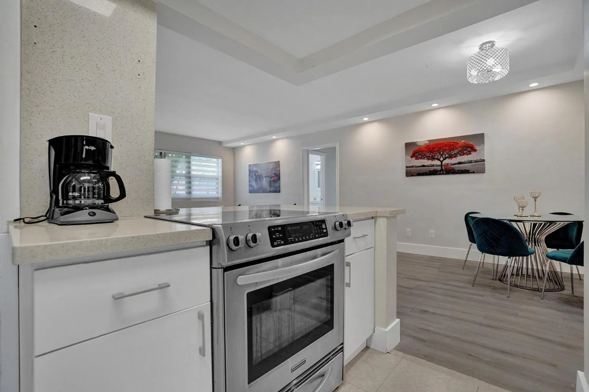 Kitchen or kitchenette in Bay Harbor Suites