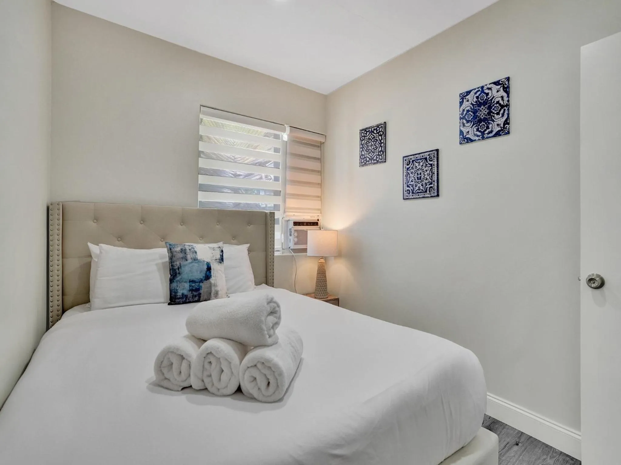 Bed in Bay Harbor Suites