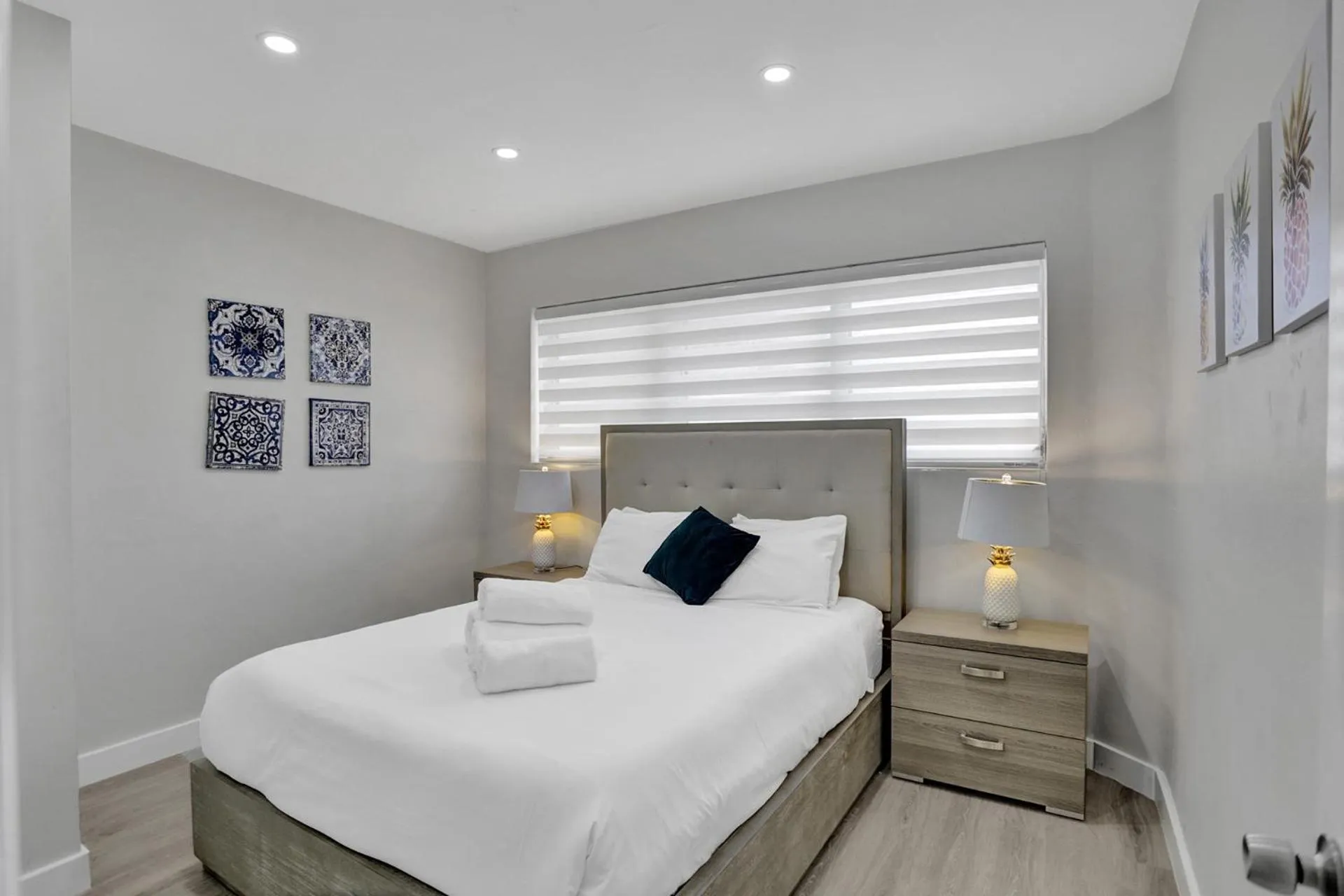 Bed in Bay Harbor Suites