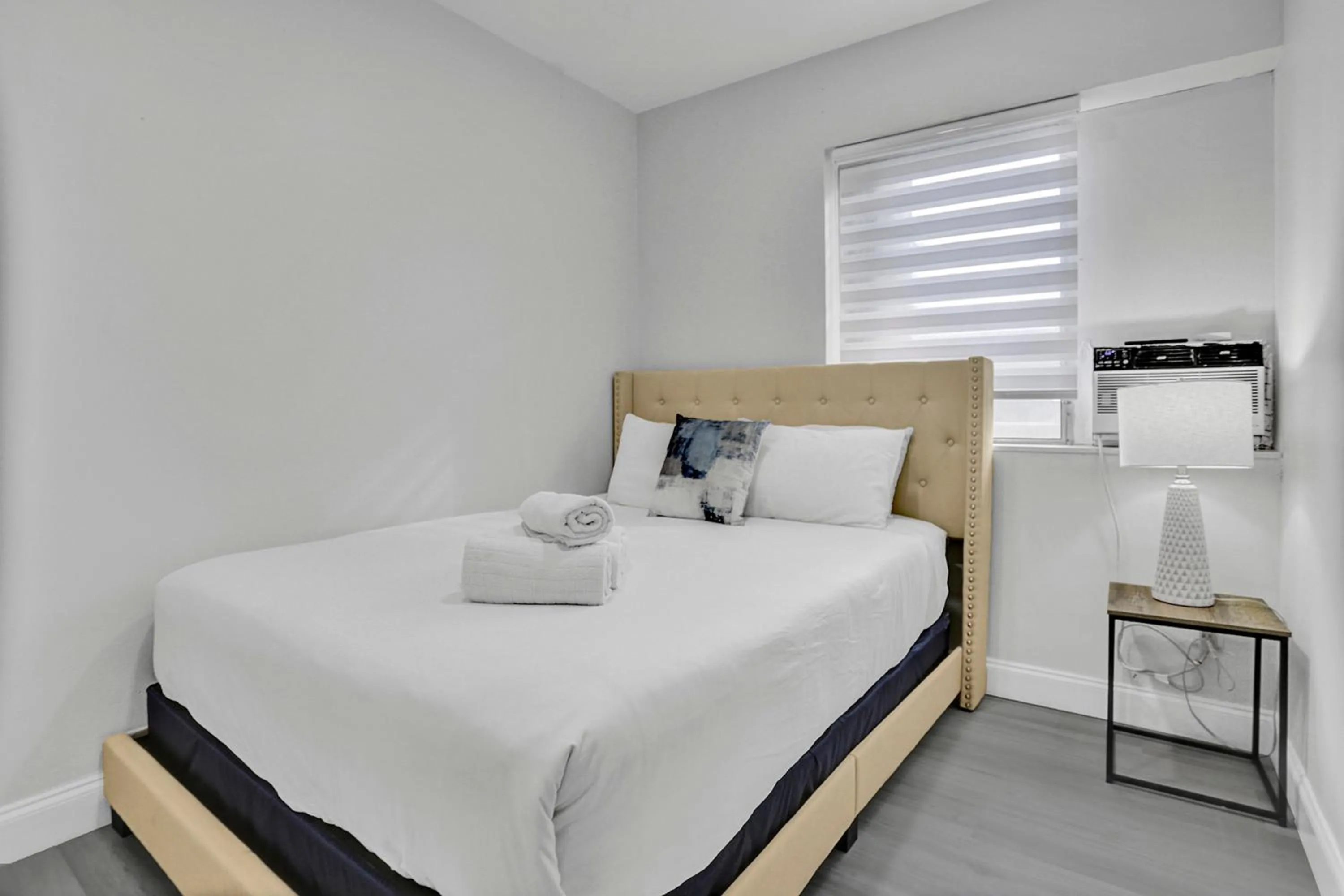 Bed in Bay Harbor Suites