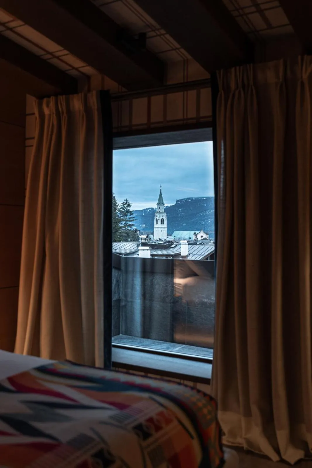 Mountain view, Bed in Eight Cortina