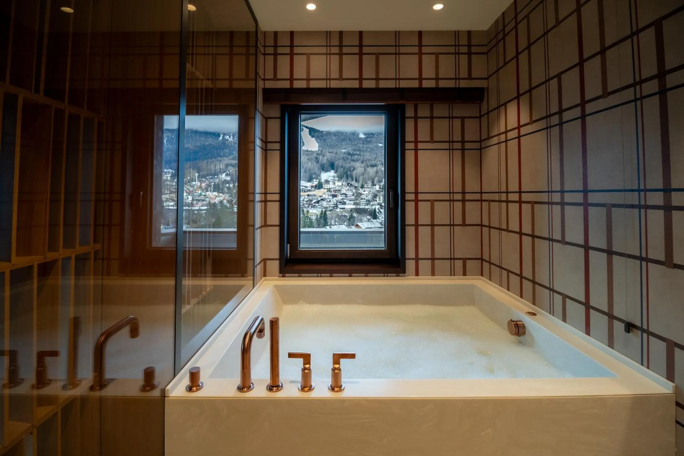 Bath in Eight Cortina