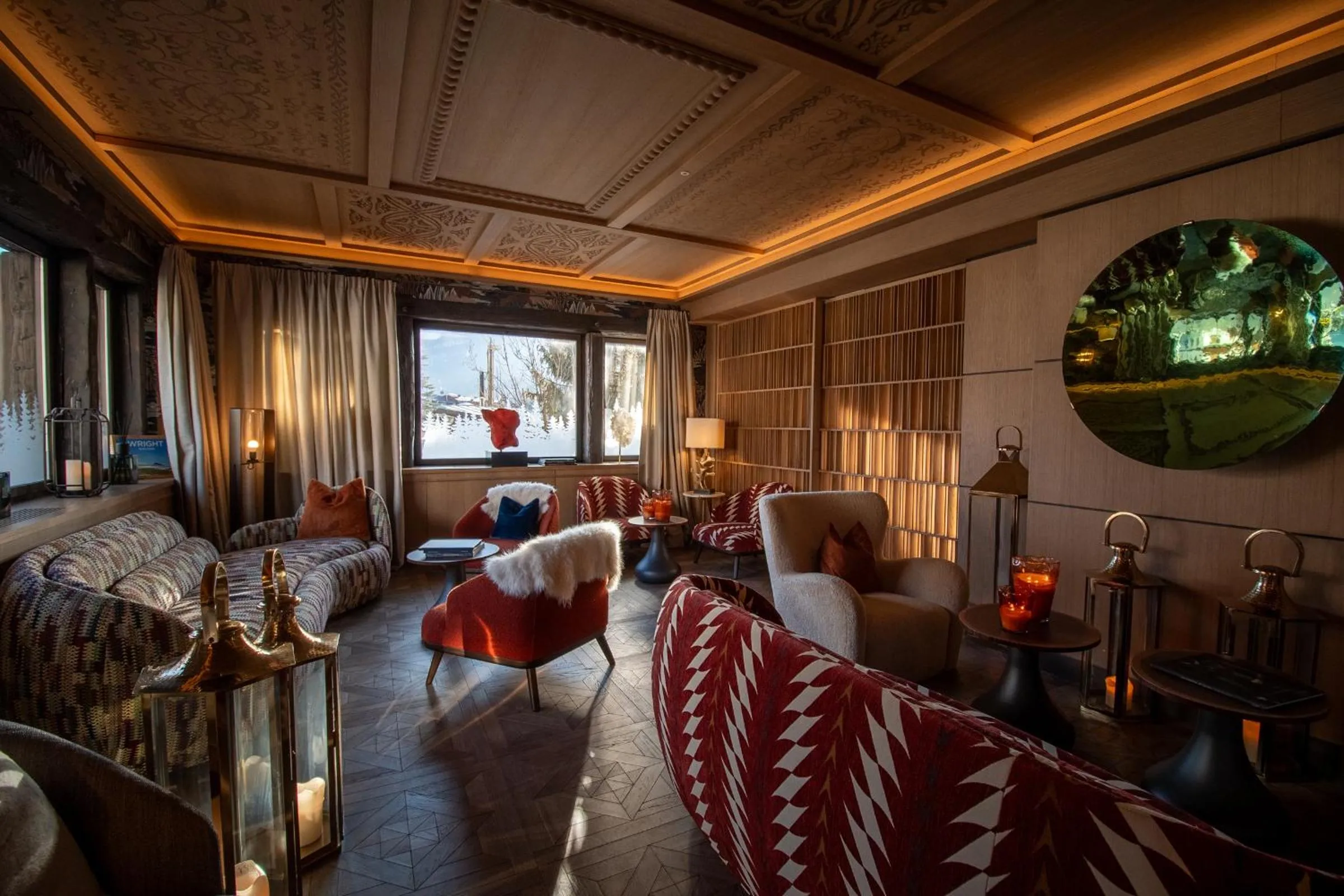 Seating area in Eight Cortina