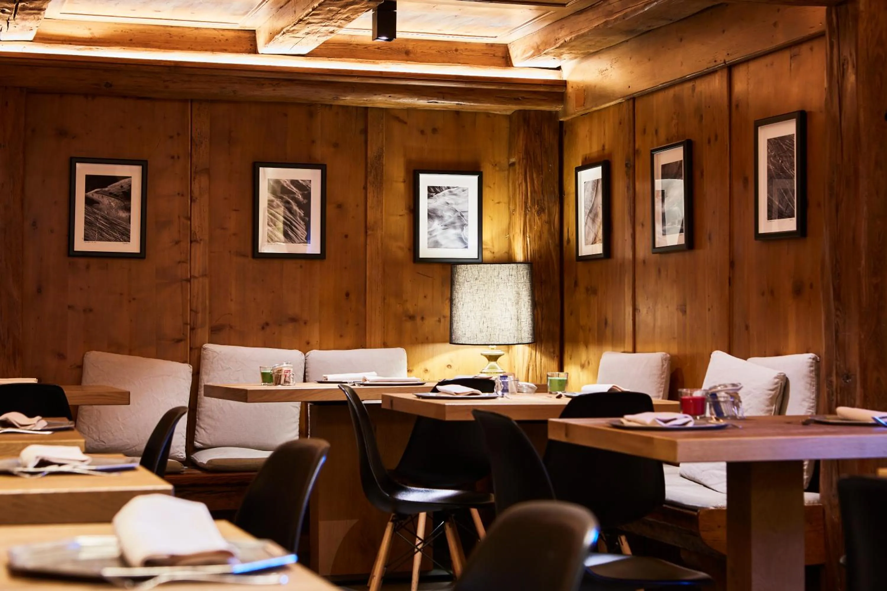 Restaurant/Places to Eat in Hotel Europa