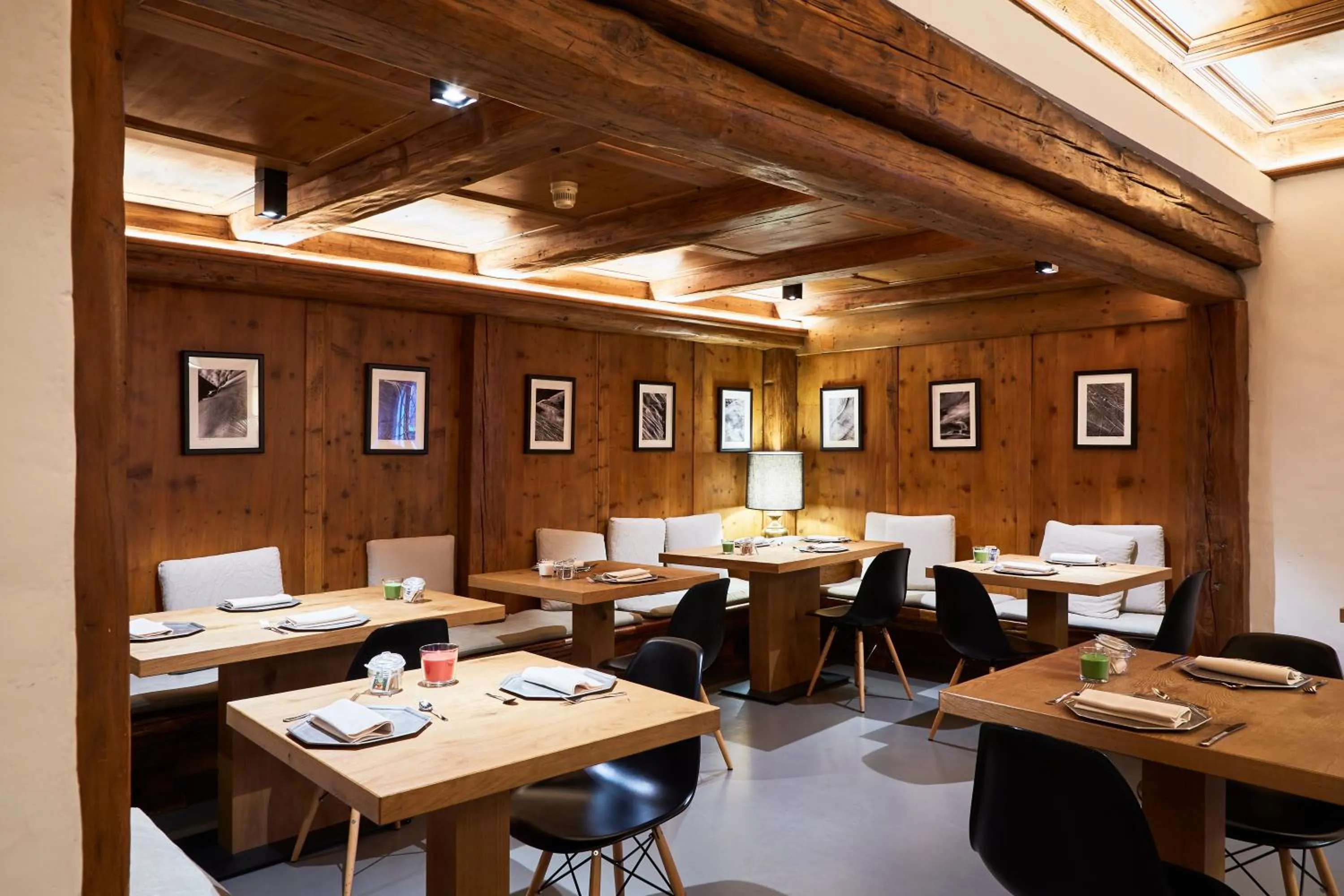 Restaurant/Places to Eat in Hotel Europa