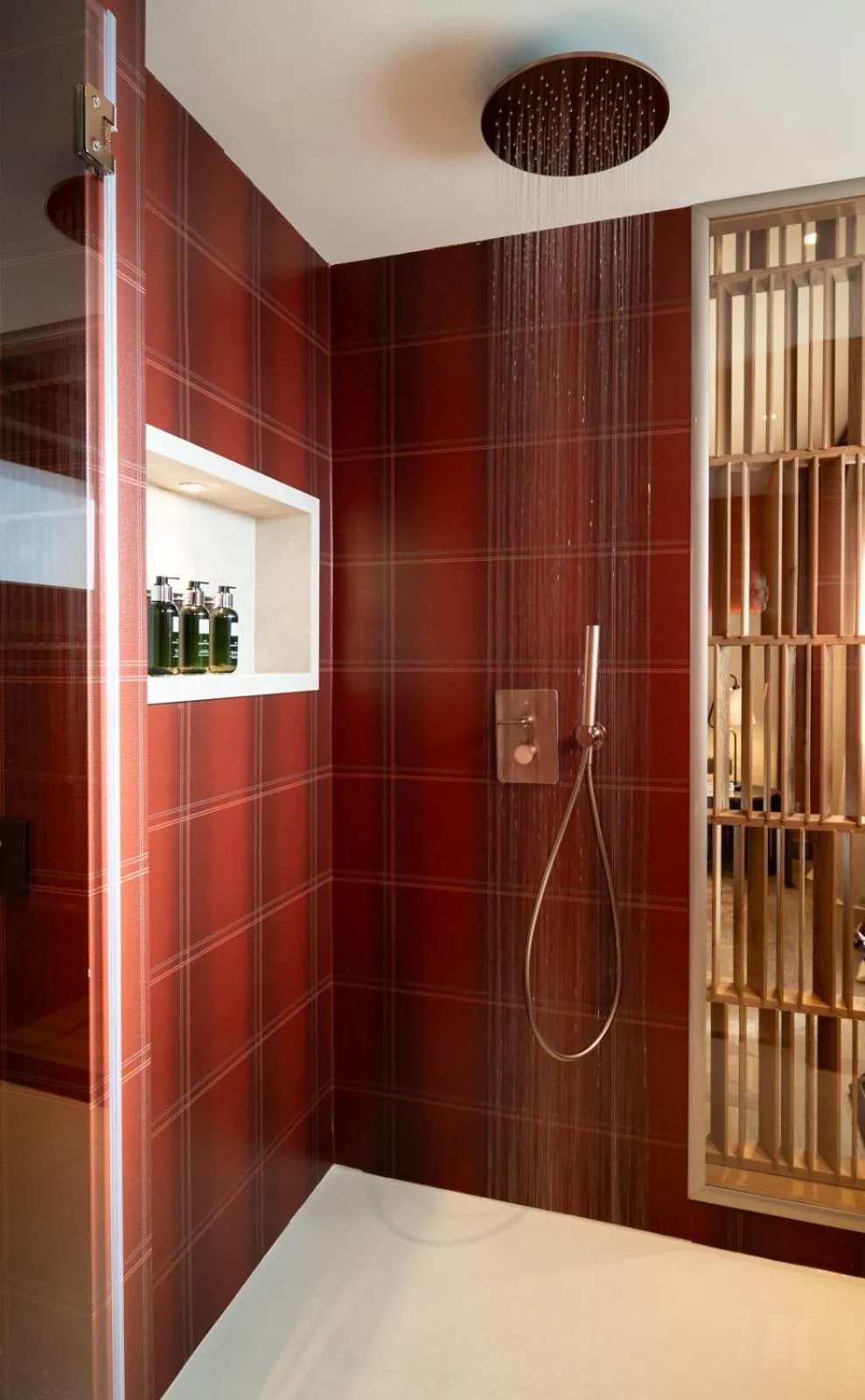 Shower in Eight Cortina