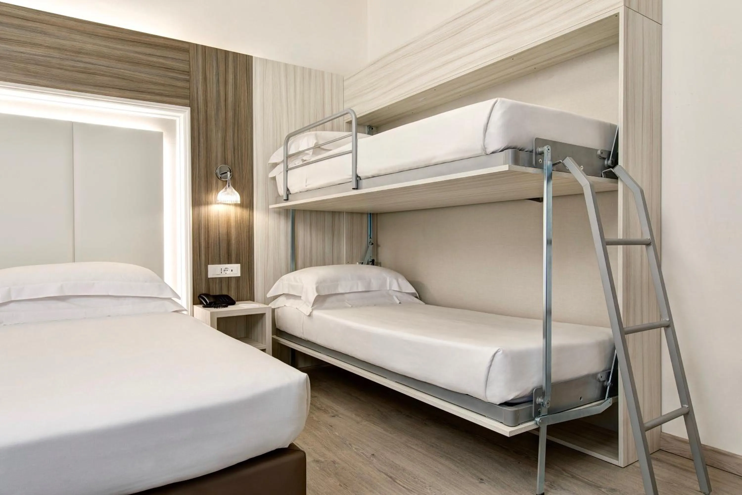 bunk bed, Bed in Hotel San Giusto