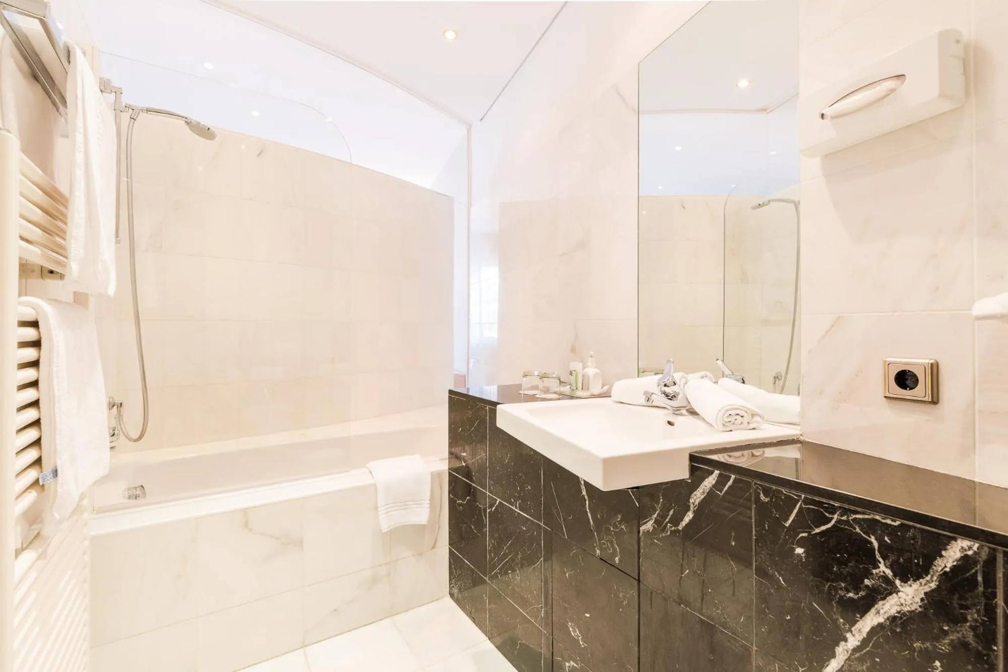 Bathroom in Parkhotel Marlena - Adults Only