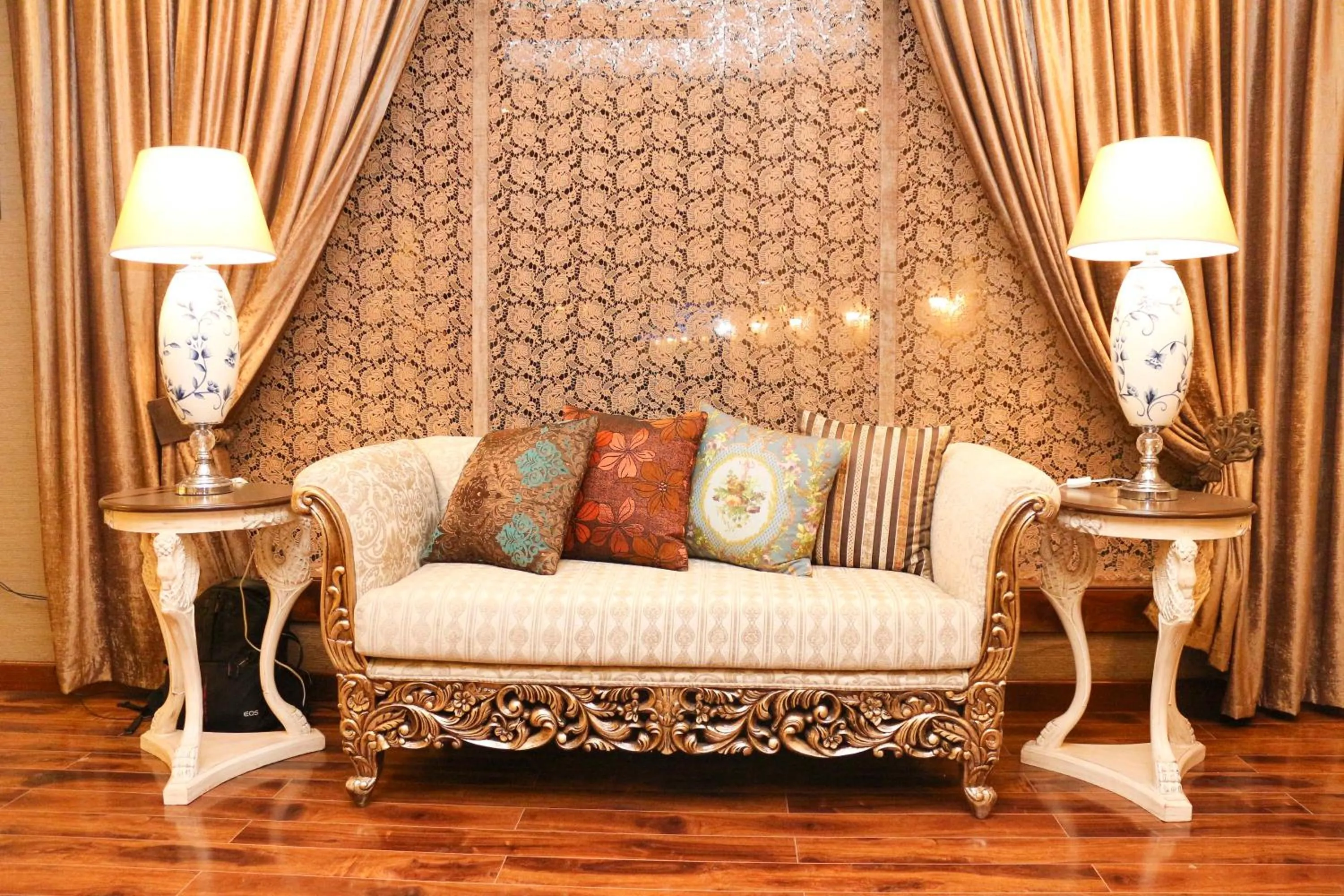 Shelton Rezidor Swat