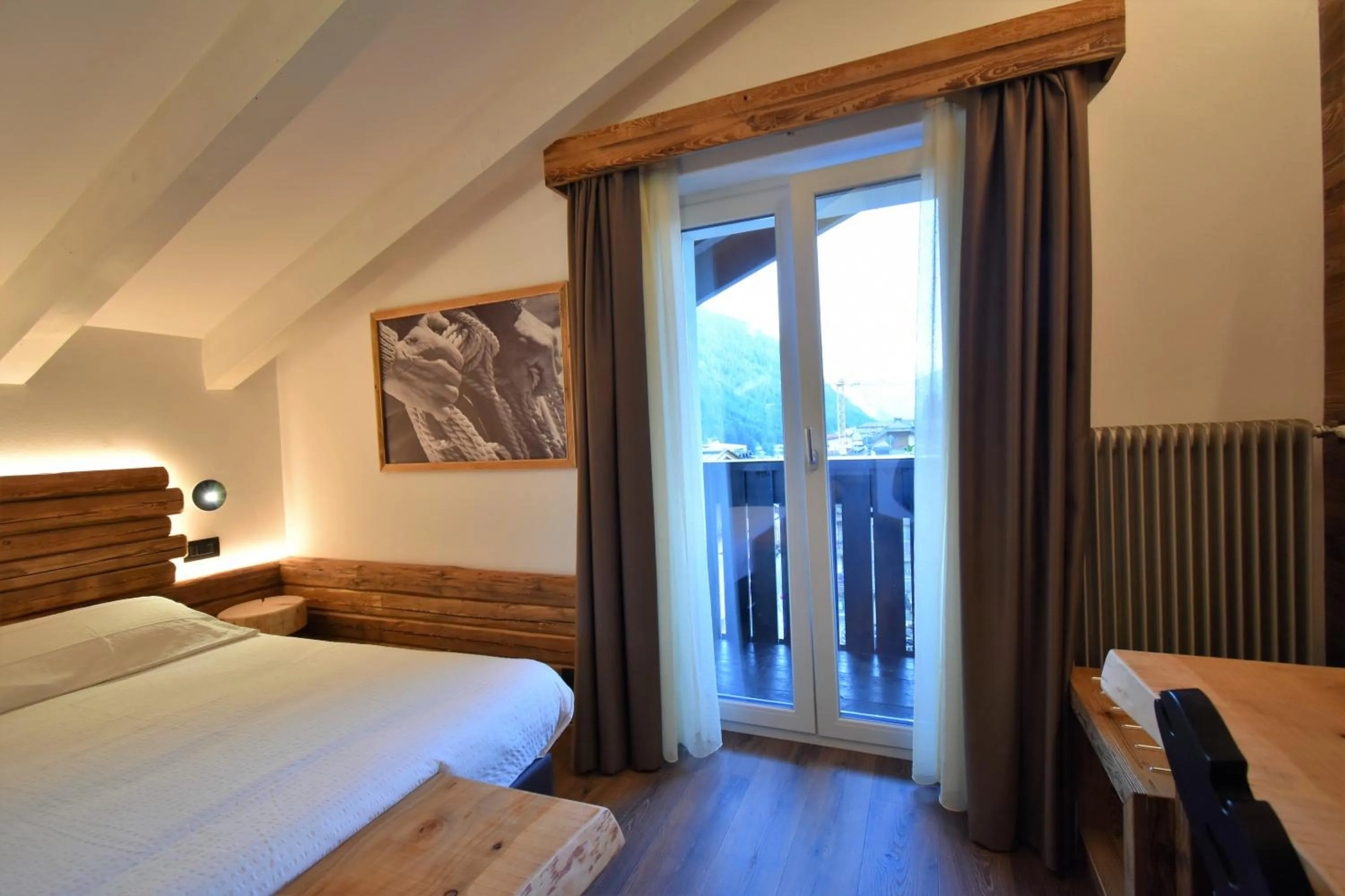 Balcony/Terrace, Bed in Hotel Garni Arnica ***S