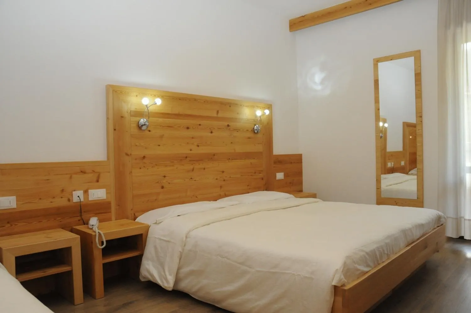 Bed in Hotel Garni Arnica ***S