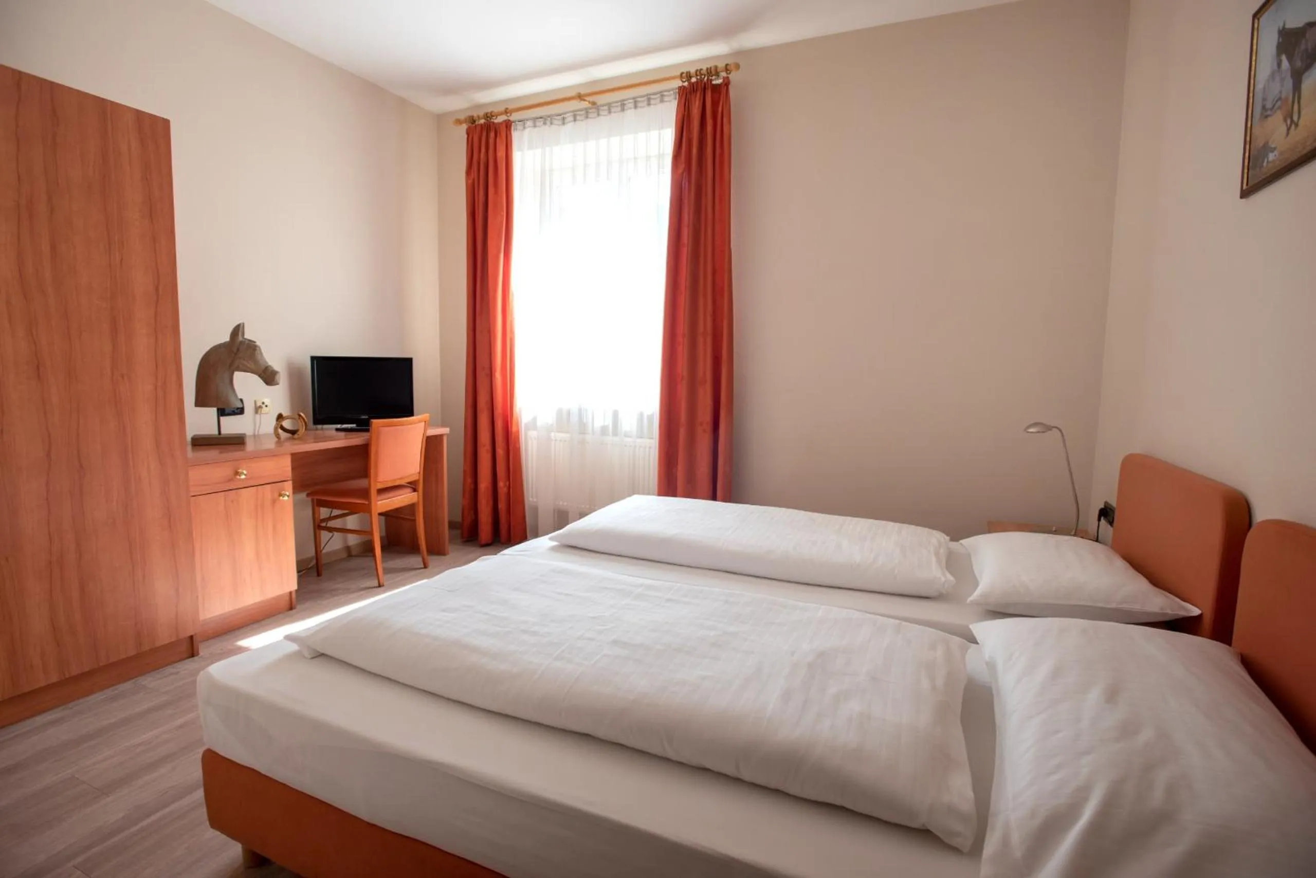 Bed in Albergo Cavallino s'Rössl