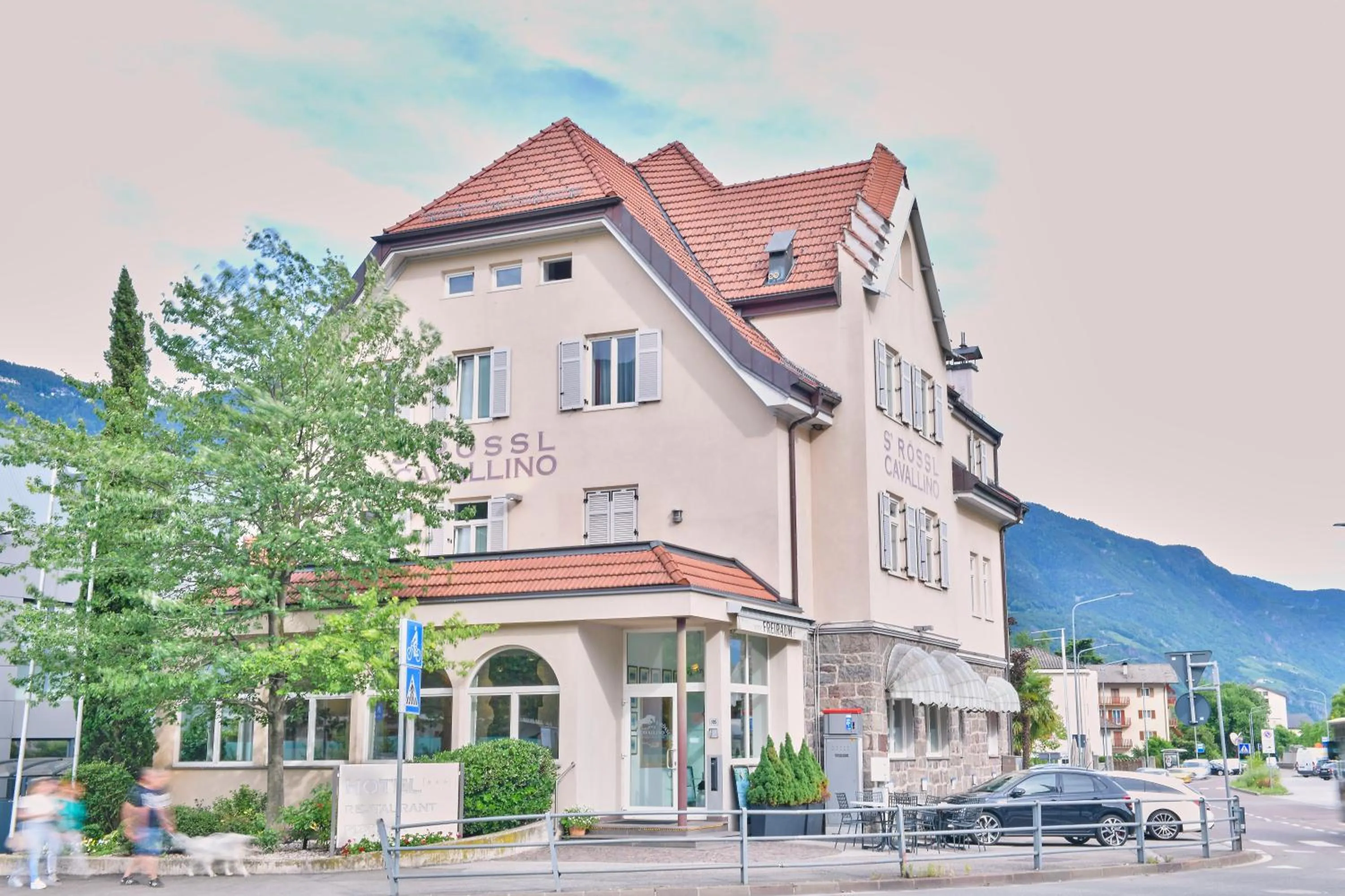 Property building in Albergo Cavallino s'Rössl