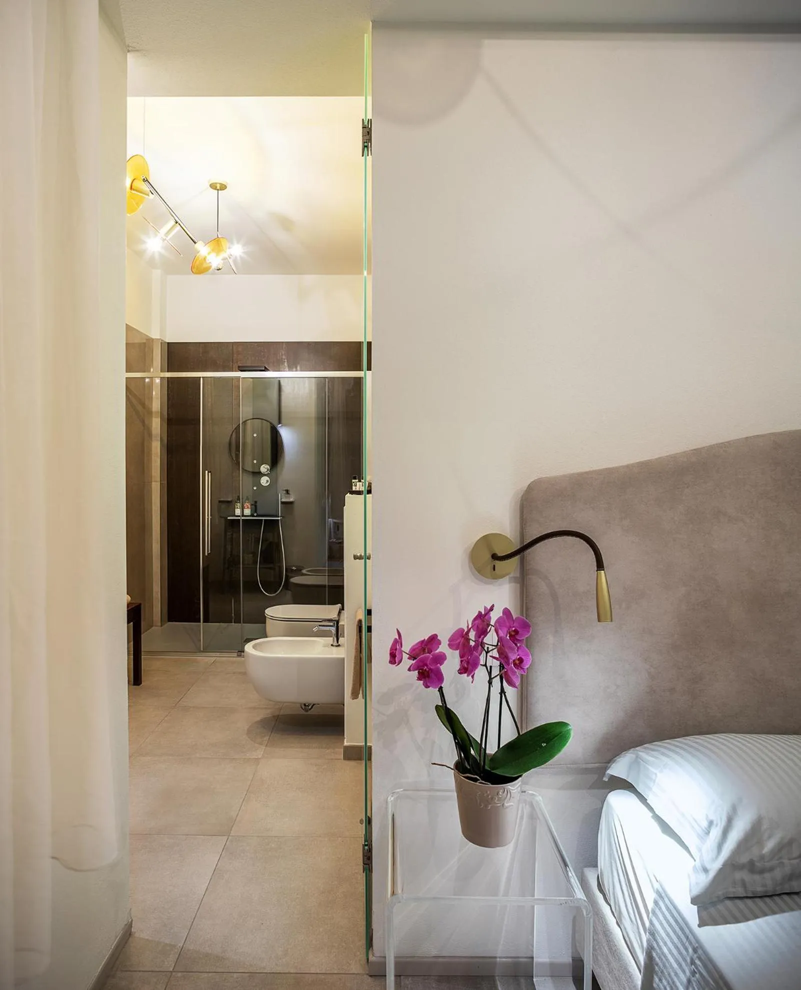 Bathroom, Bed in Hotel Corallo