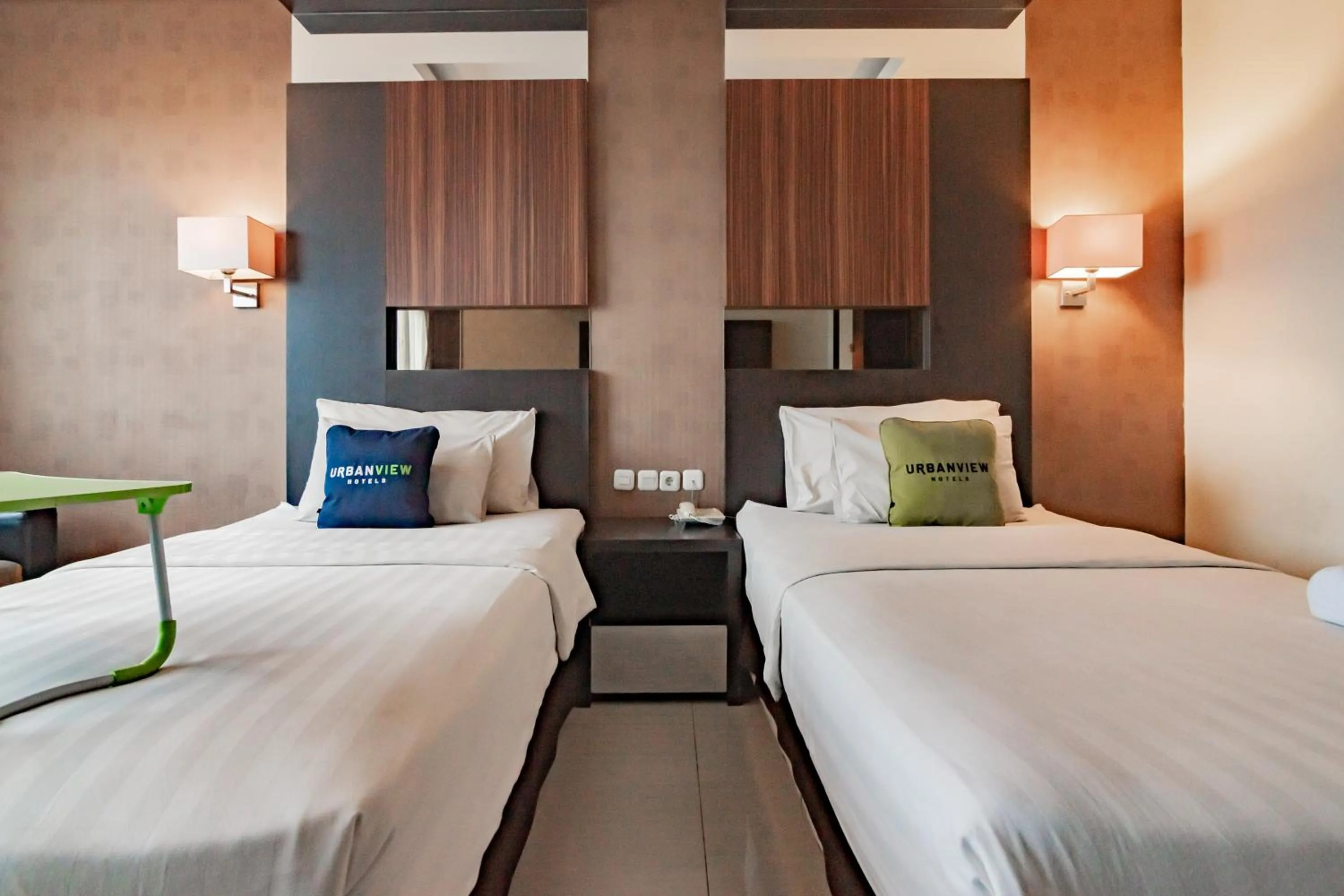 Bedroom, Bed in Urbanview Hotel Newton Riau Bandung by RedDoorz