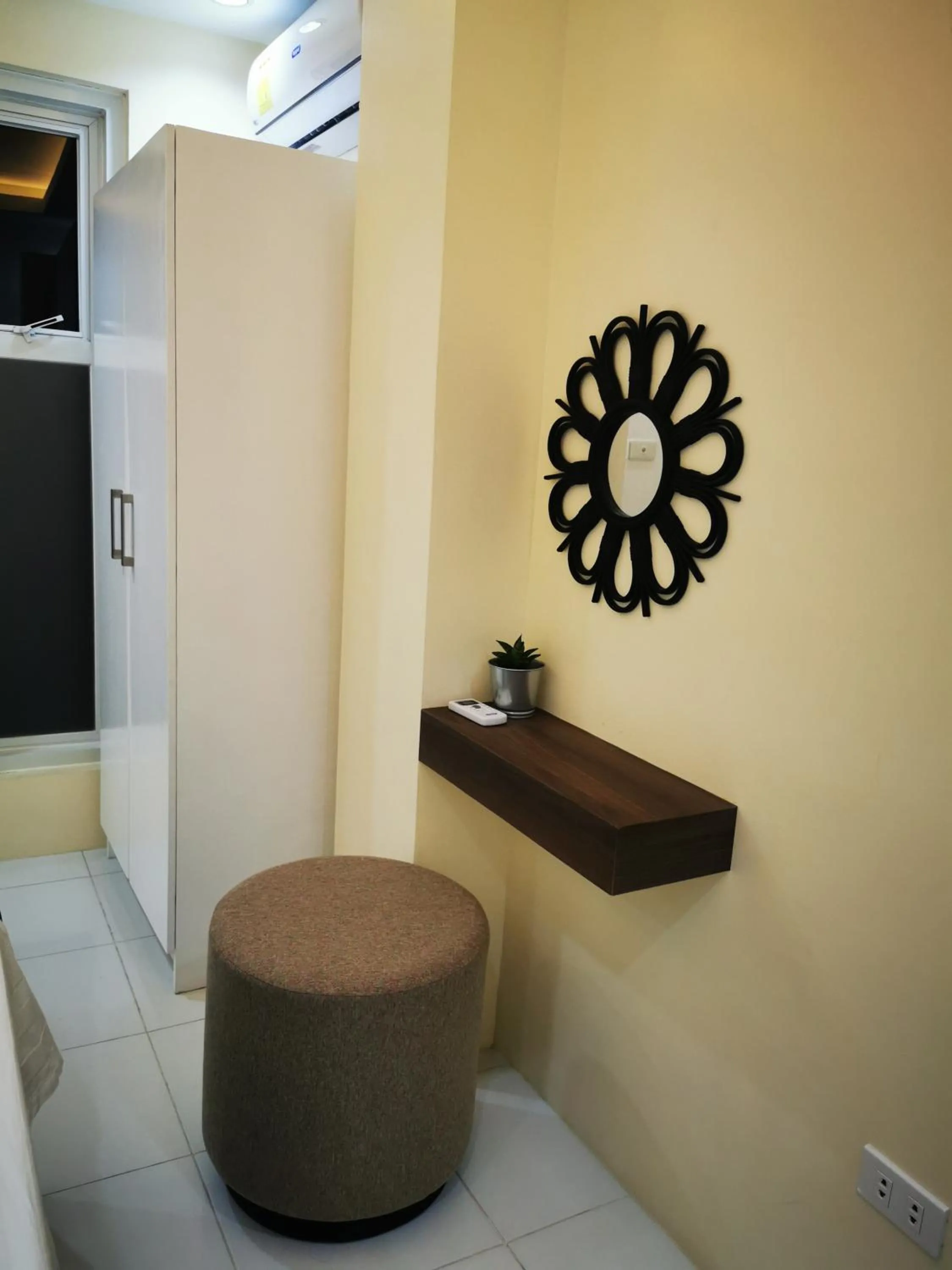 wardrobe in Nine Balconies Island Stay