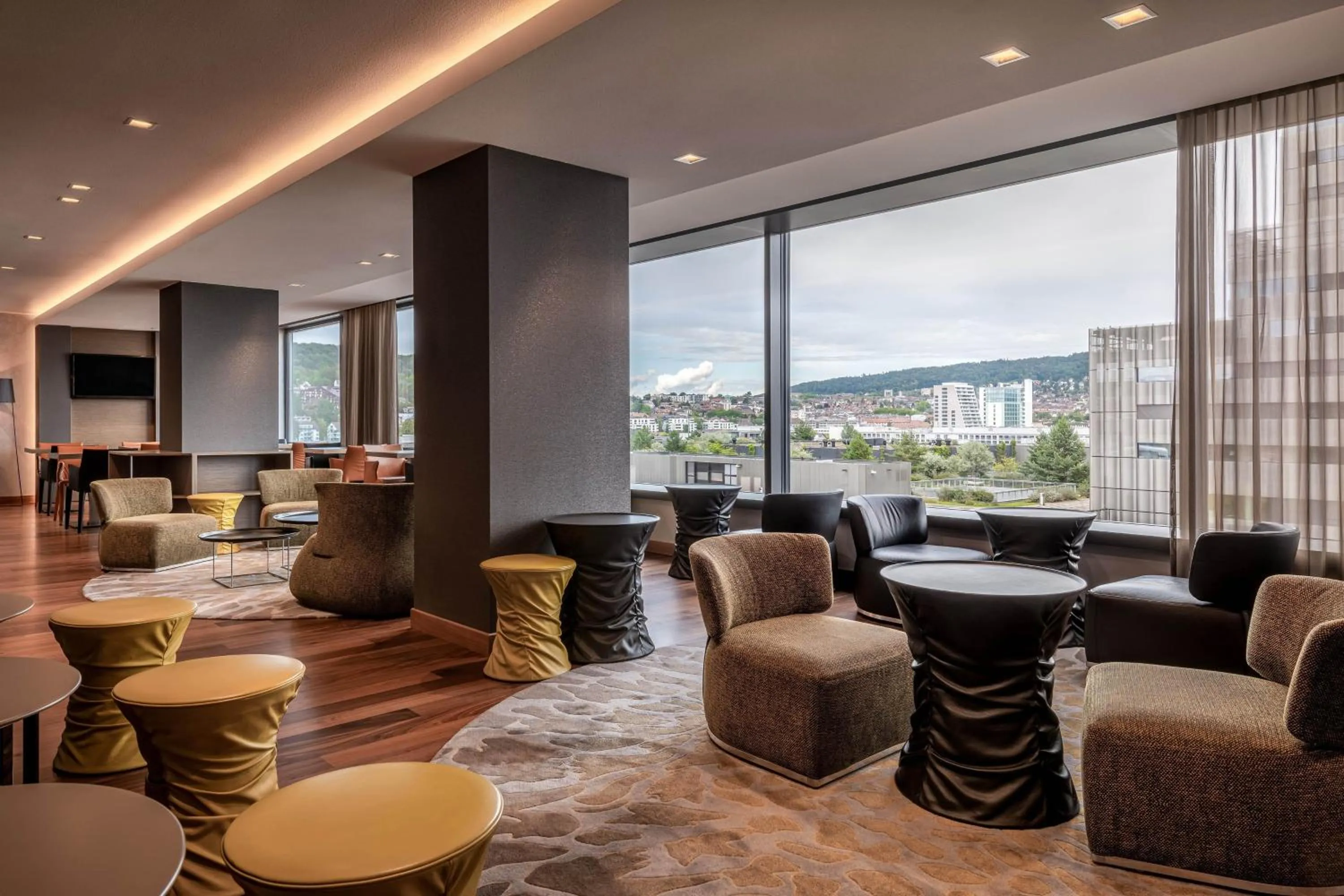 Lounge or bar in Sheraton Zürich Hotel