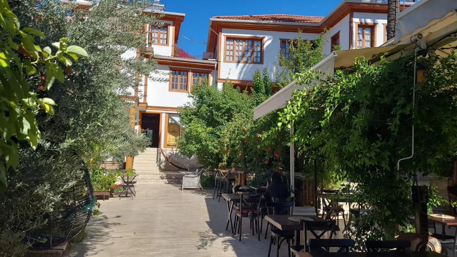 Property building in WOO Town Suites