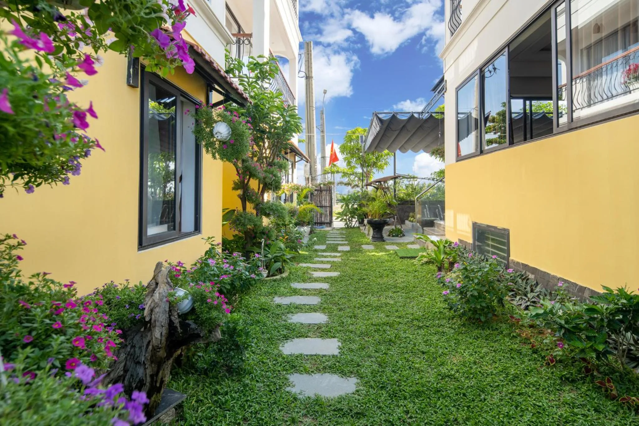 Day in 1 Stop ViVi An Bang Beach Hoi An Hotel