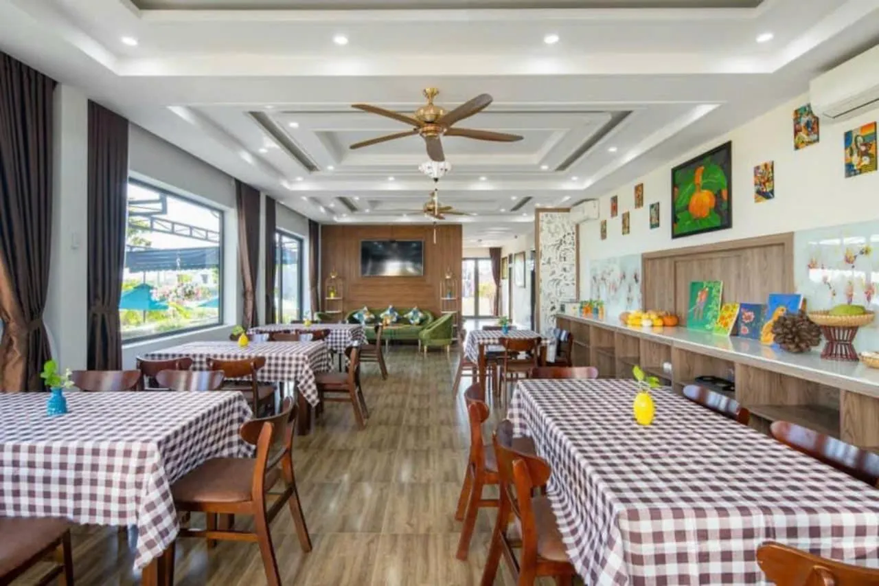 Restaurant/places to eat in 1 Stop ViVi An Bang Beach Hoi An Hotel