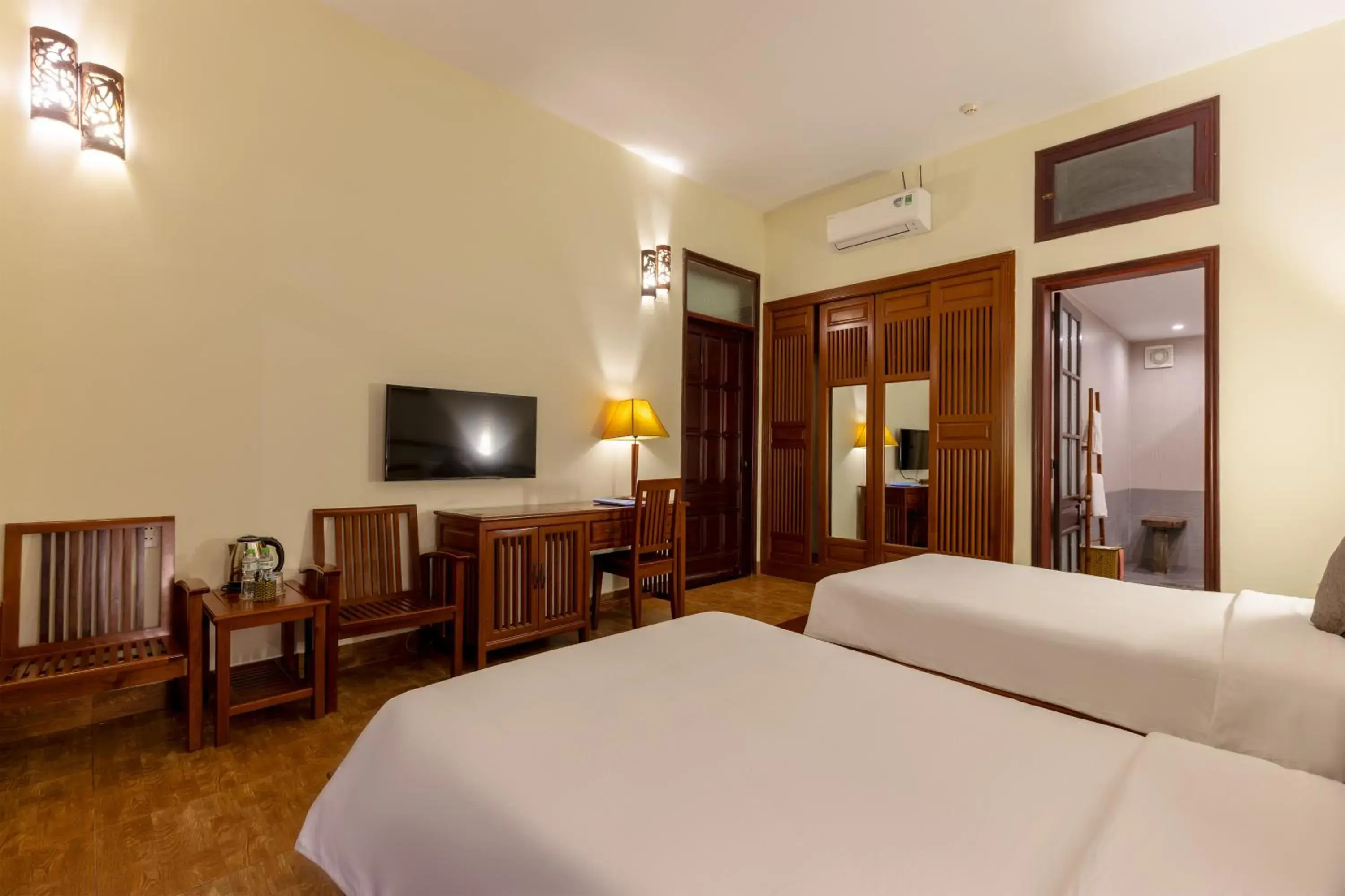 Superior Twin Room with Garden View in The Muse House Superior Twin Room with Garden View in The Muse House