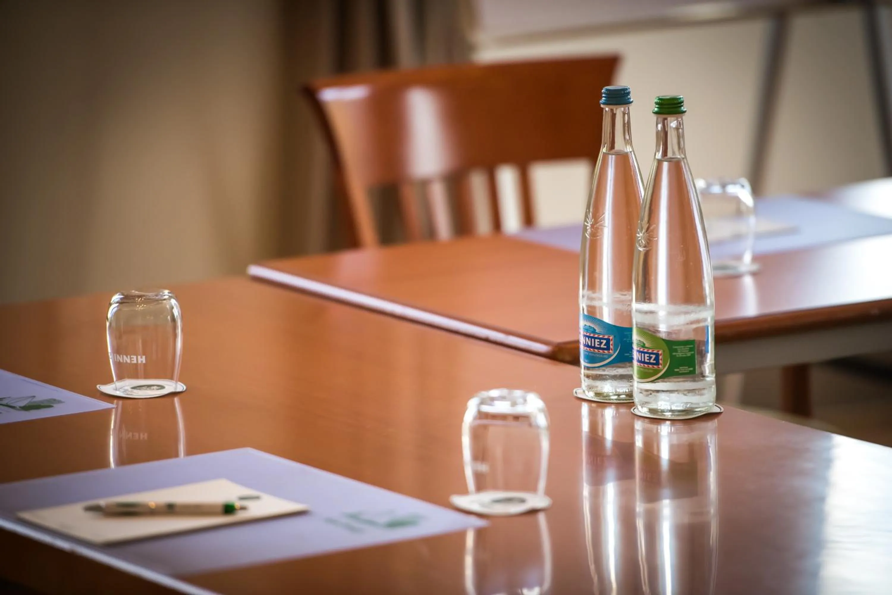 Business facilities in Hôtel Bon Rivage