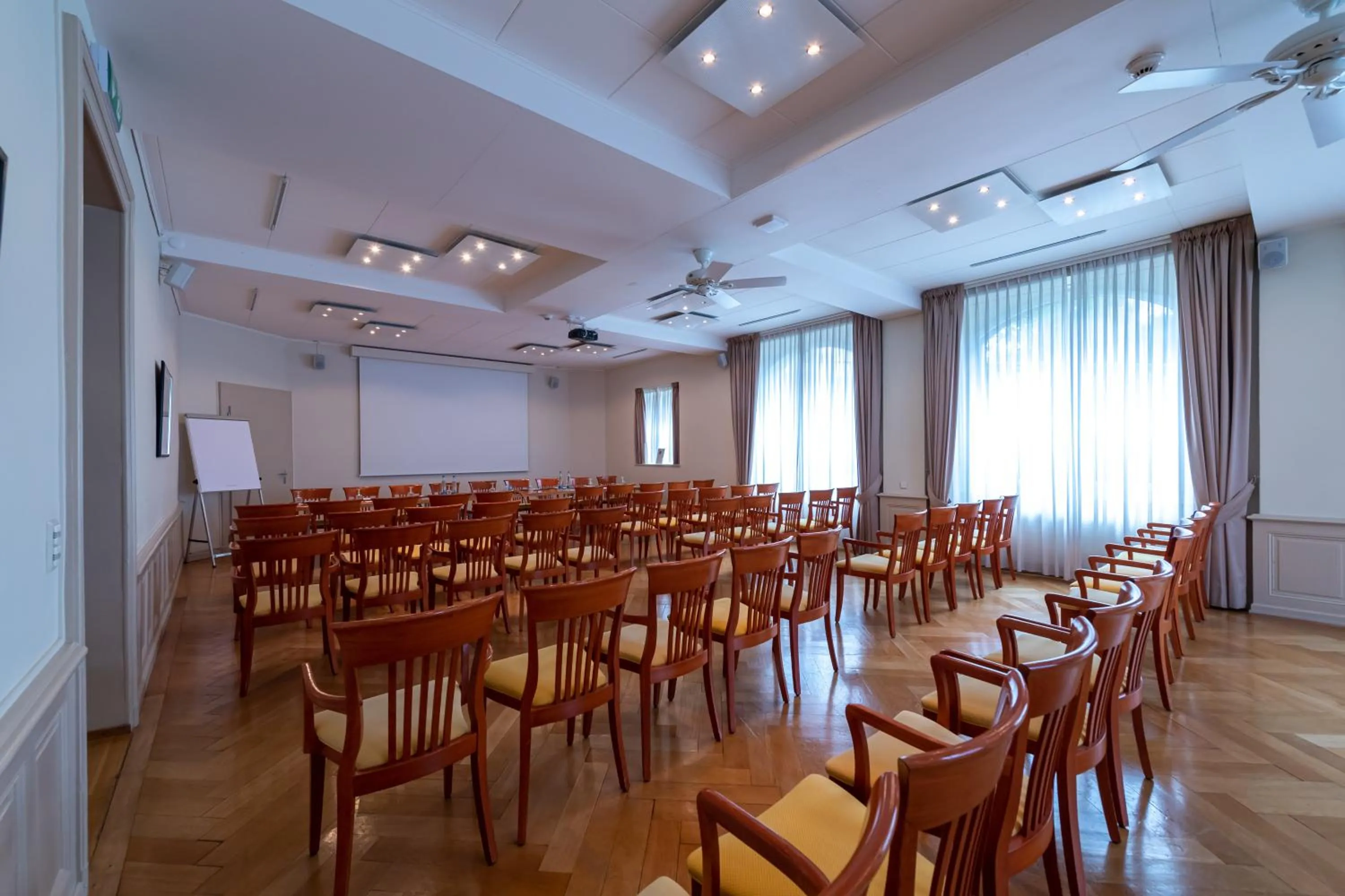 Business facilities in Hôtel Bon Rivage