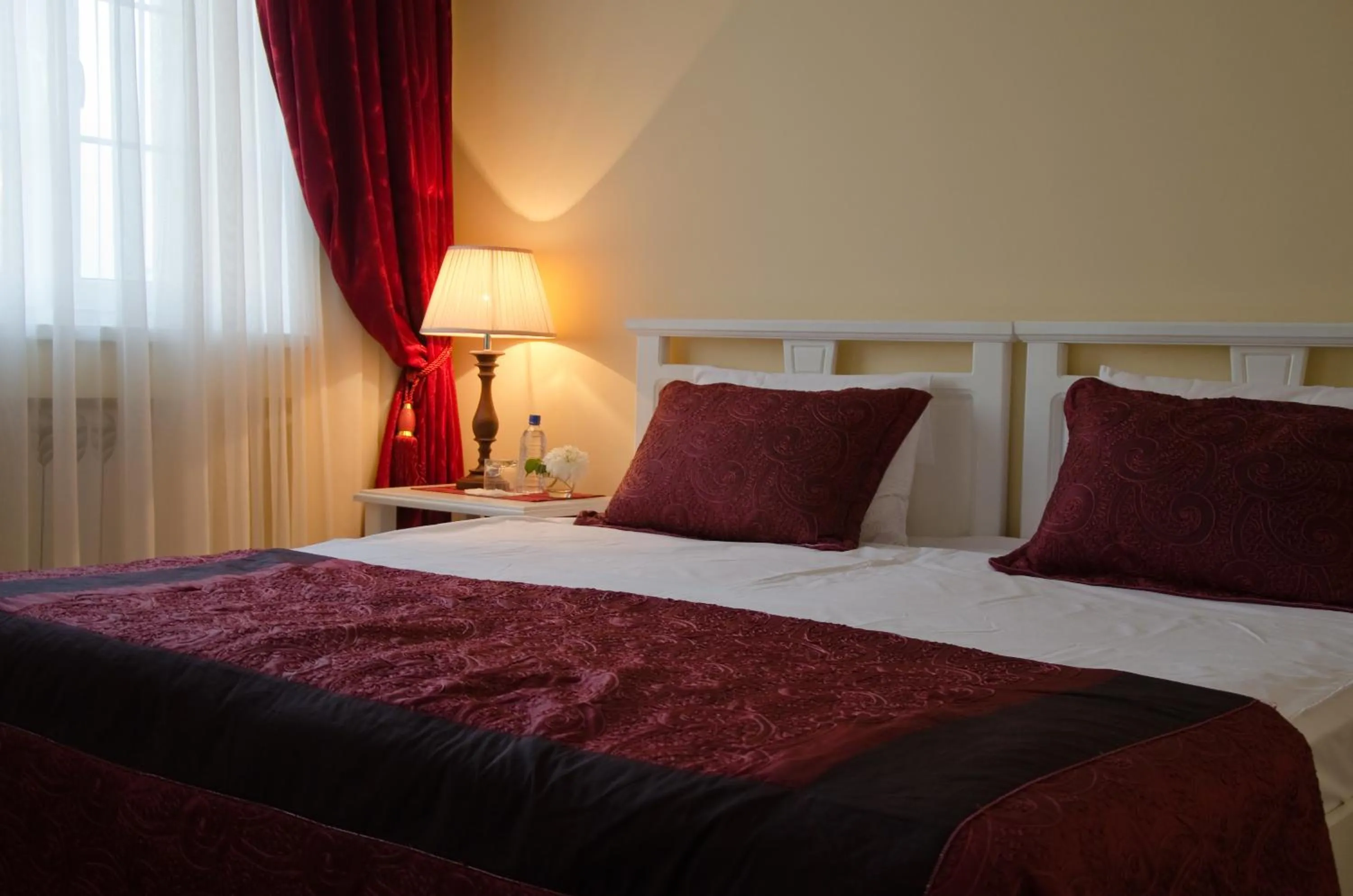 Bed in Hotel Jipek Joli