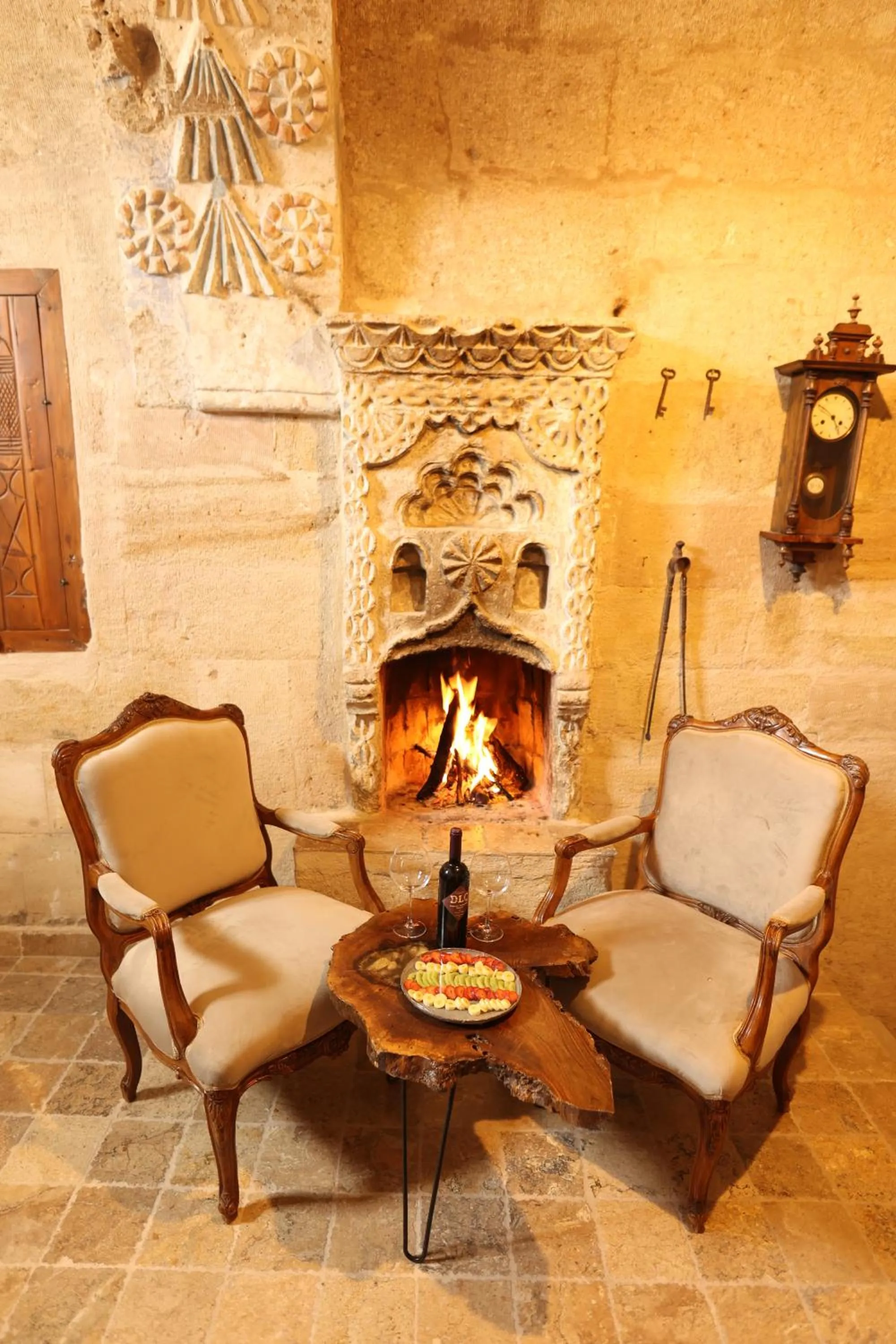 flat iron in Kapalos Cave Hotel