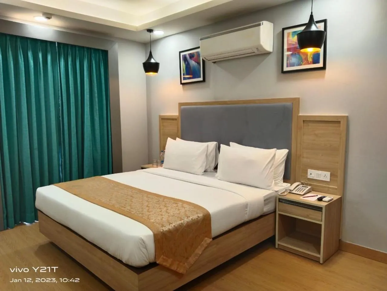 Bedroom, Bed in Inde Hotel Golf Course Extension, Gurgaon
