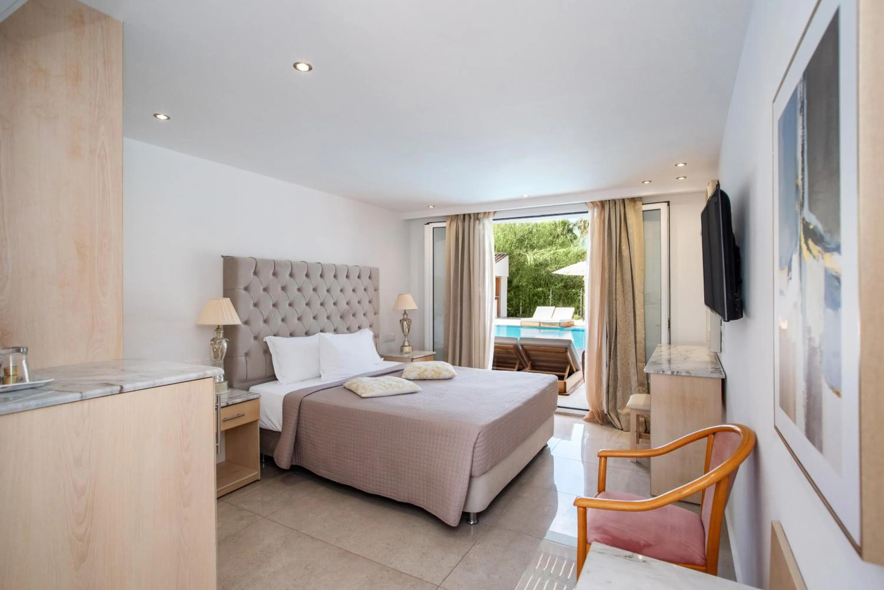 Pool view, Bed in Cavomarina Beach- Adults Only