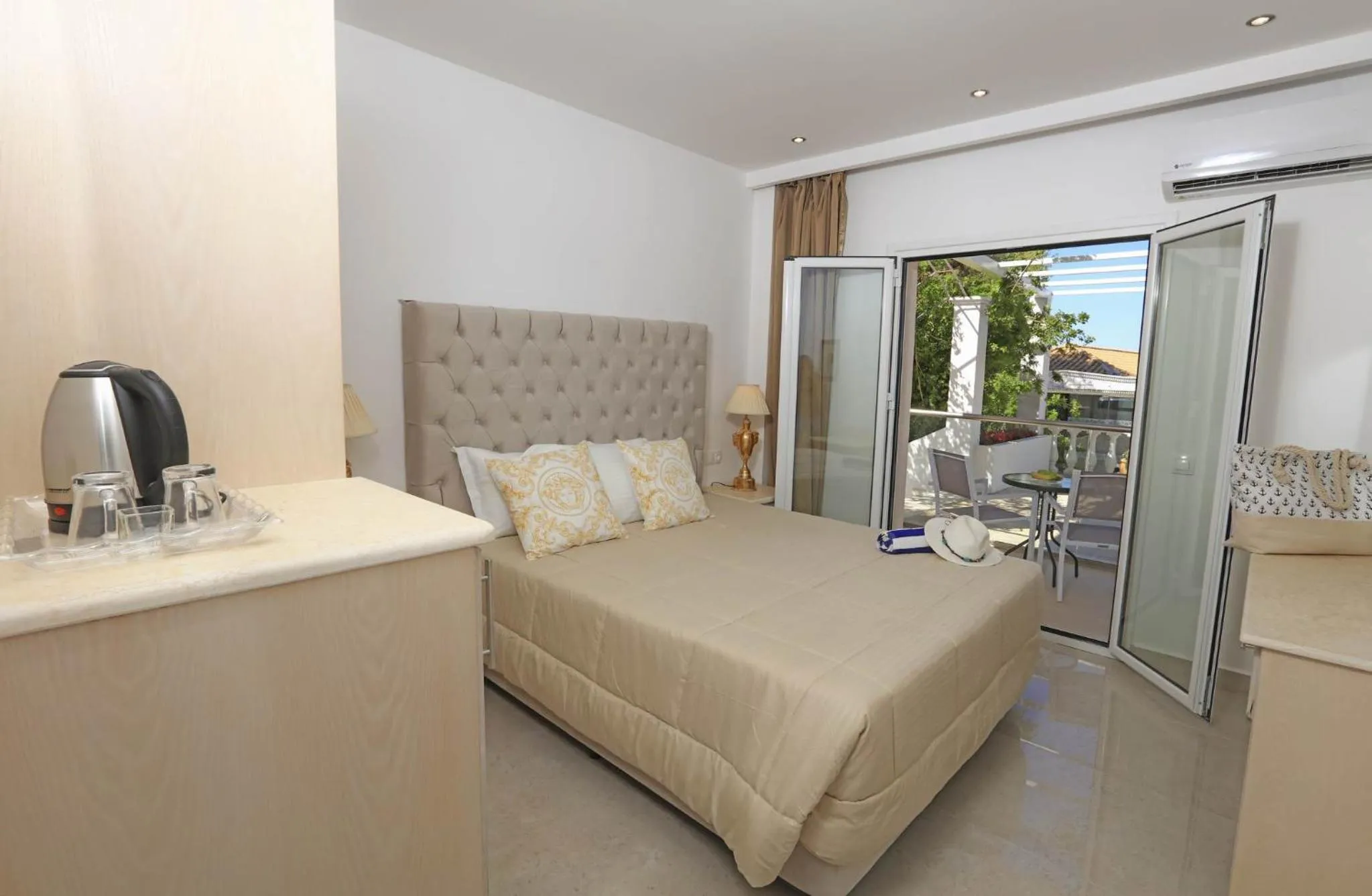 Bed in Cavomarina Beach- Adults Only