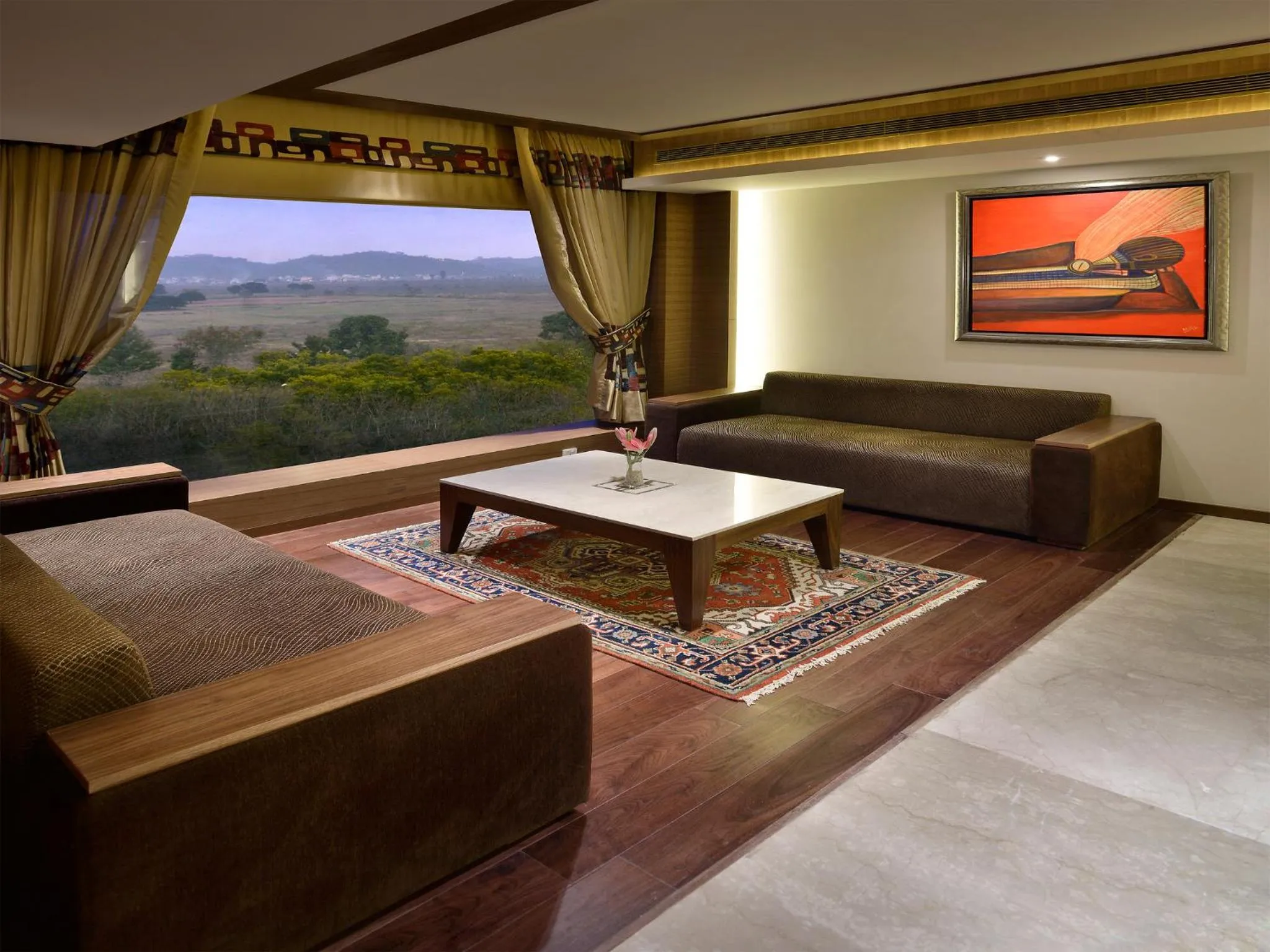 Communal lounge/ TV room in The Lalit Chandigarh